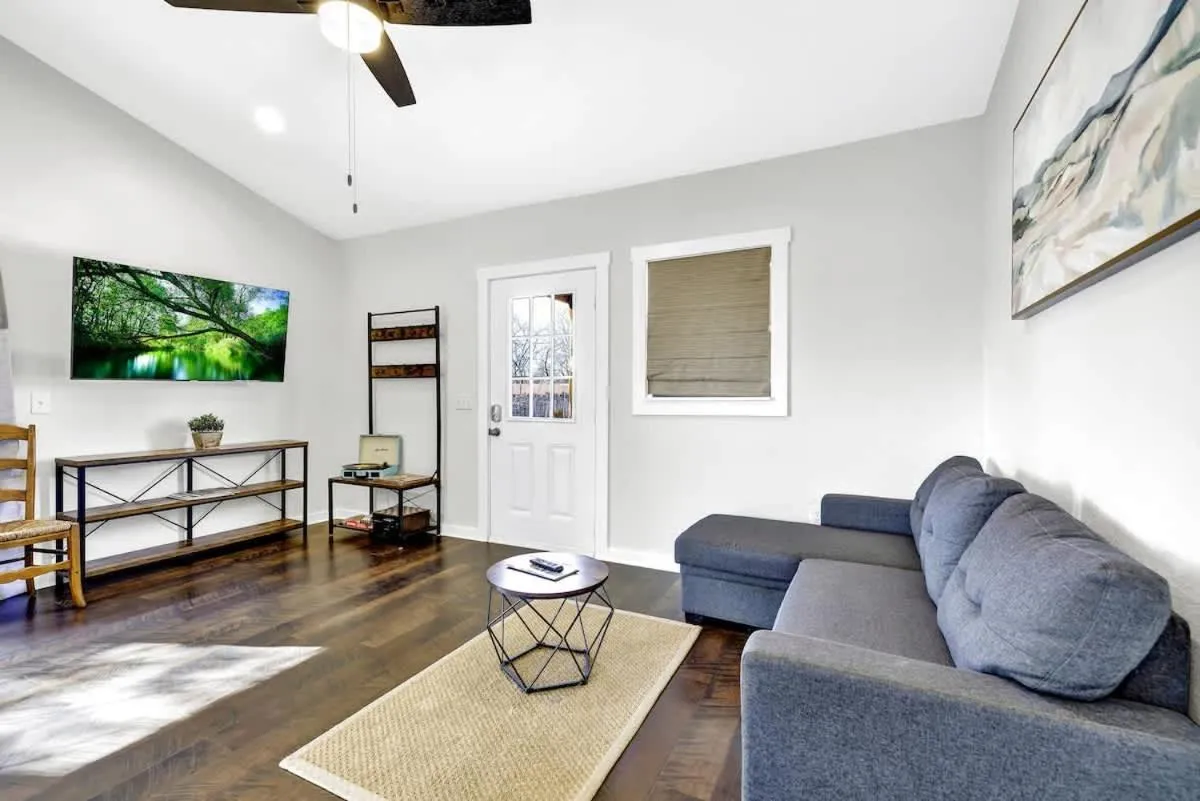 Living room in Olive St Ranch with HotTub-Grill and Party Barn