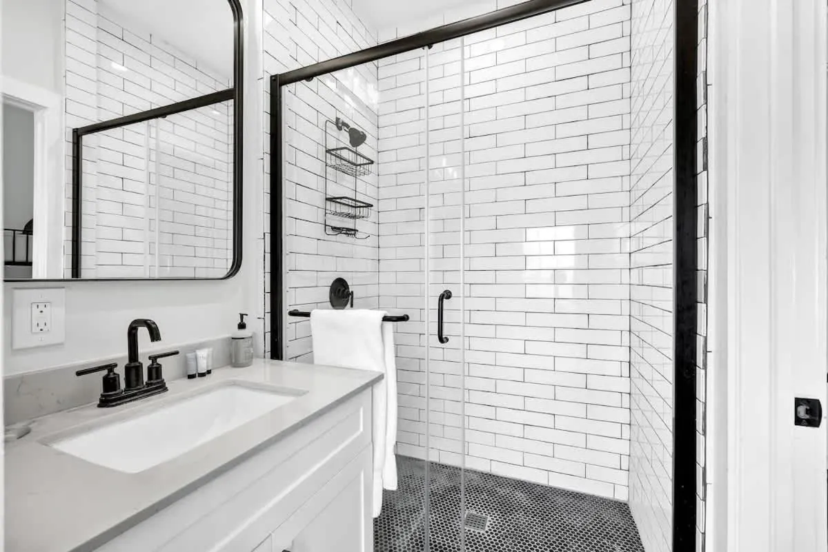 Bathroom in Olive St Ranch with HotTub-Grill and Party Barn