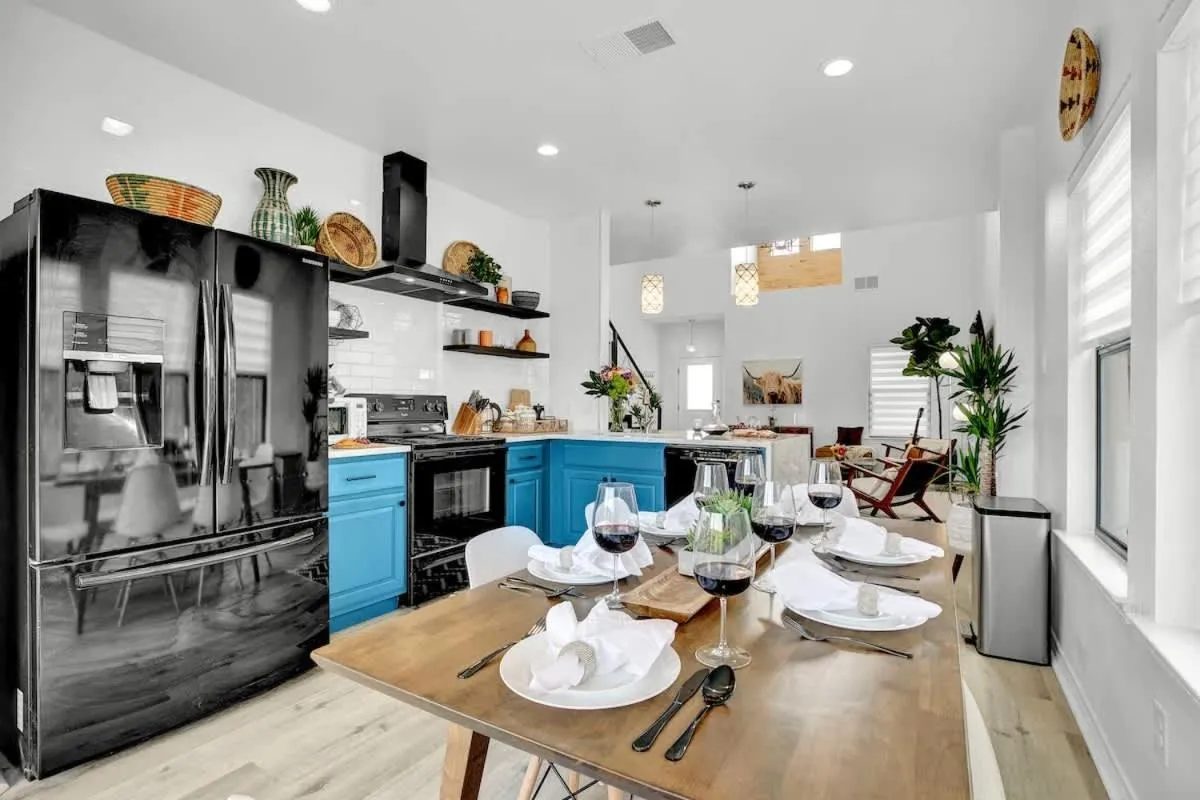 Kitchen or kitchenette in Luxury Modern Home with Hot tub Deck & Firepit!