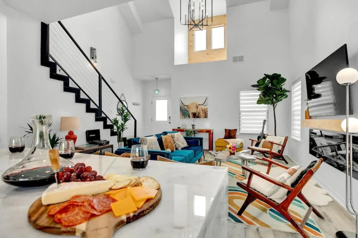 TV and multimedia in Luxury Modern Home with Hot tub Deck & Firepit!