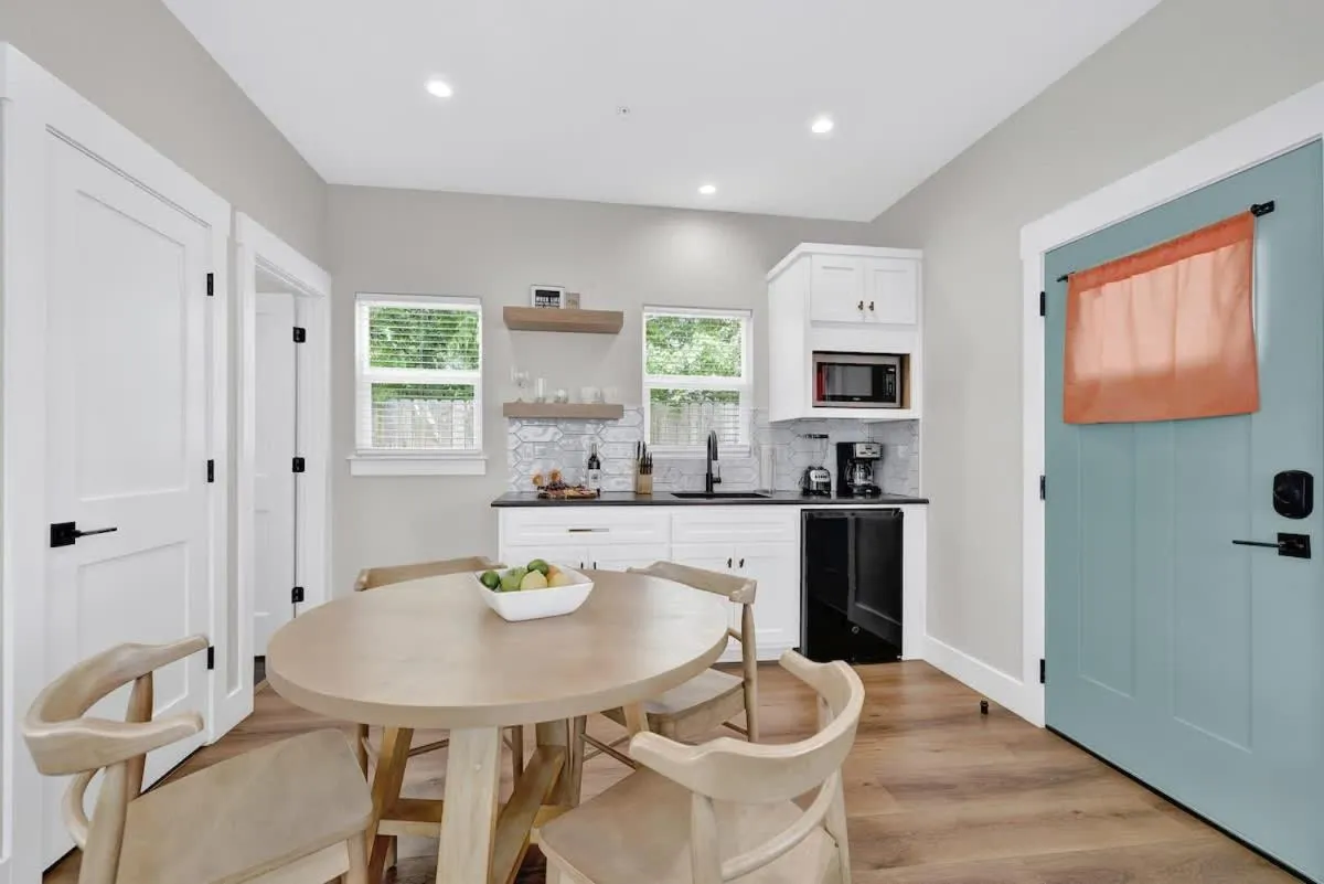 Coffee/tea facilities in The Grove-C with Hot Tub - Walk to Main Street