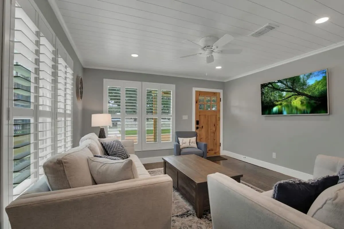 Living room in Upscale Home with Pool and FirePit - Close to Mercer St!