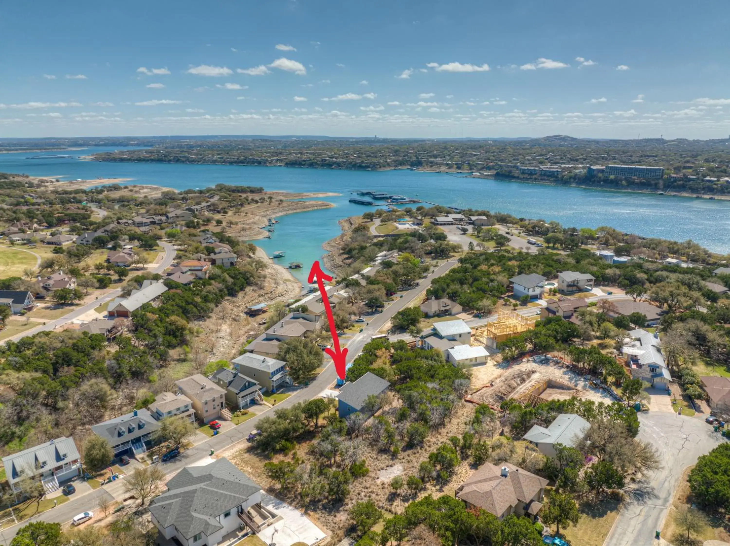 Stunning Lake Home with Pool-Beach-Gym-Boat Access Stunning Lake Home with Pool-Beach-Gym-Boat Access