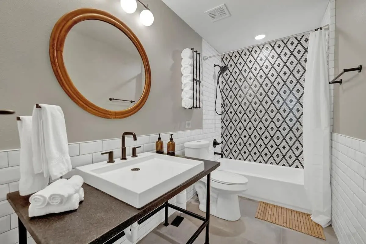 Bathroom in Walk to Schlitterbahn with Firepit