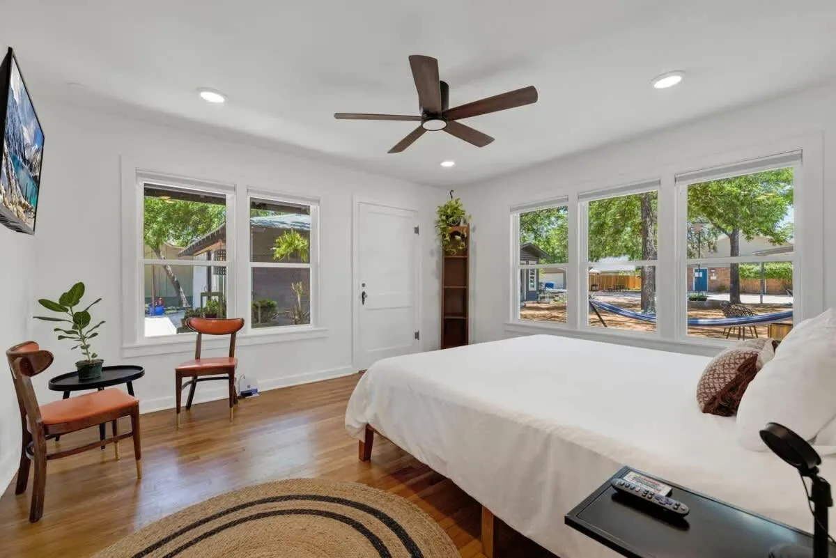 Bed in Walk to Schlitterbahn with Firepit