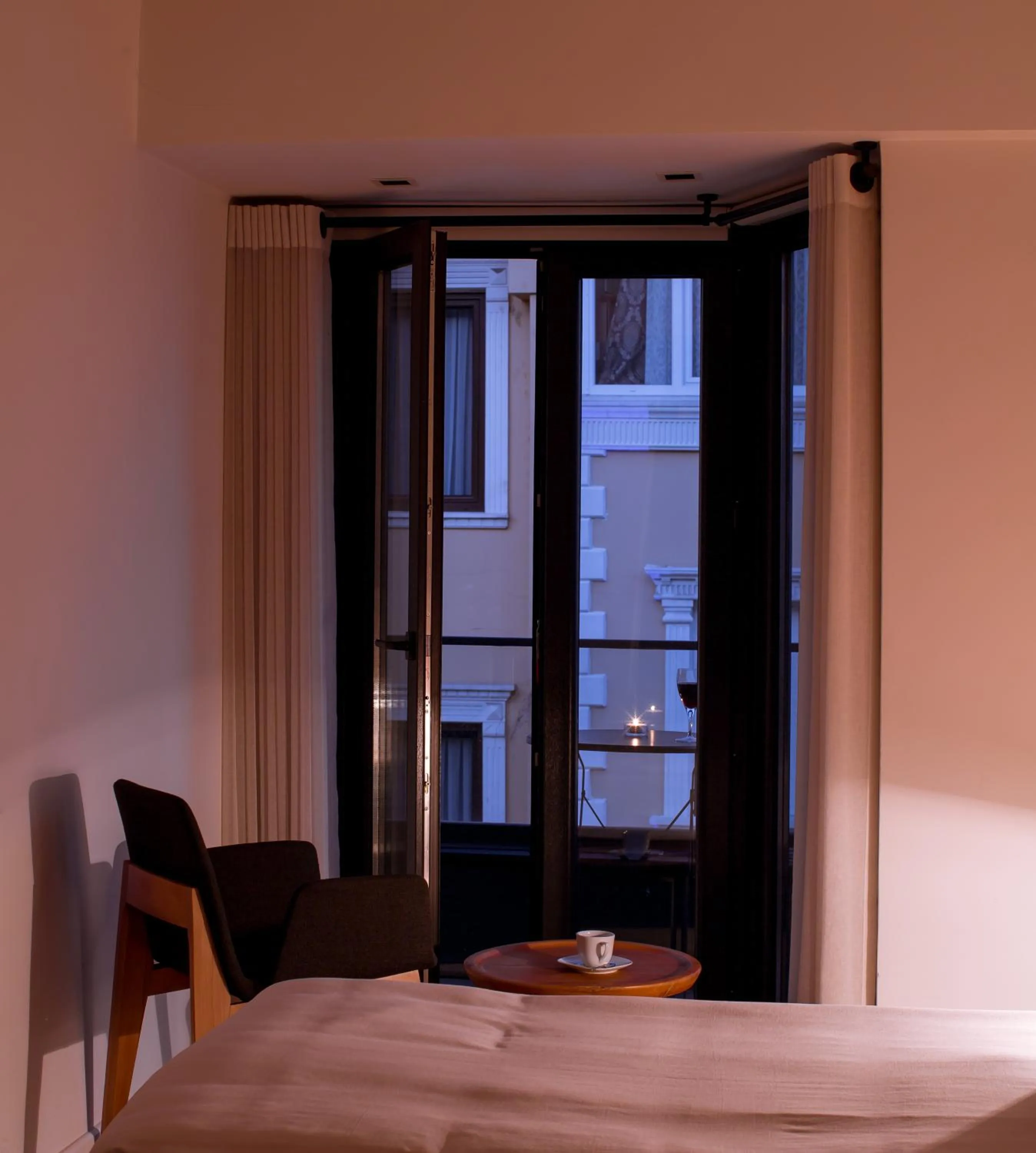 Photo of the whole room, Bed in Alilass Hotel