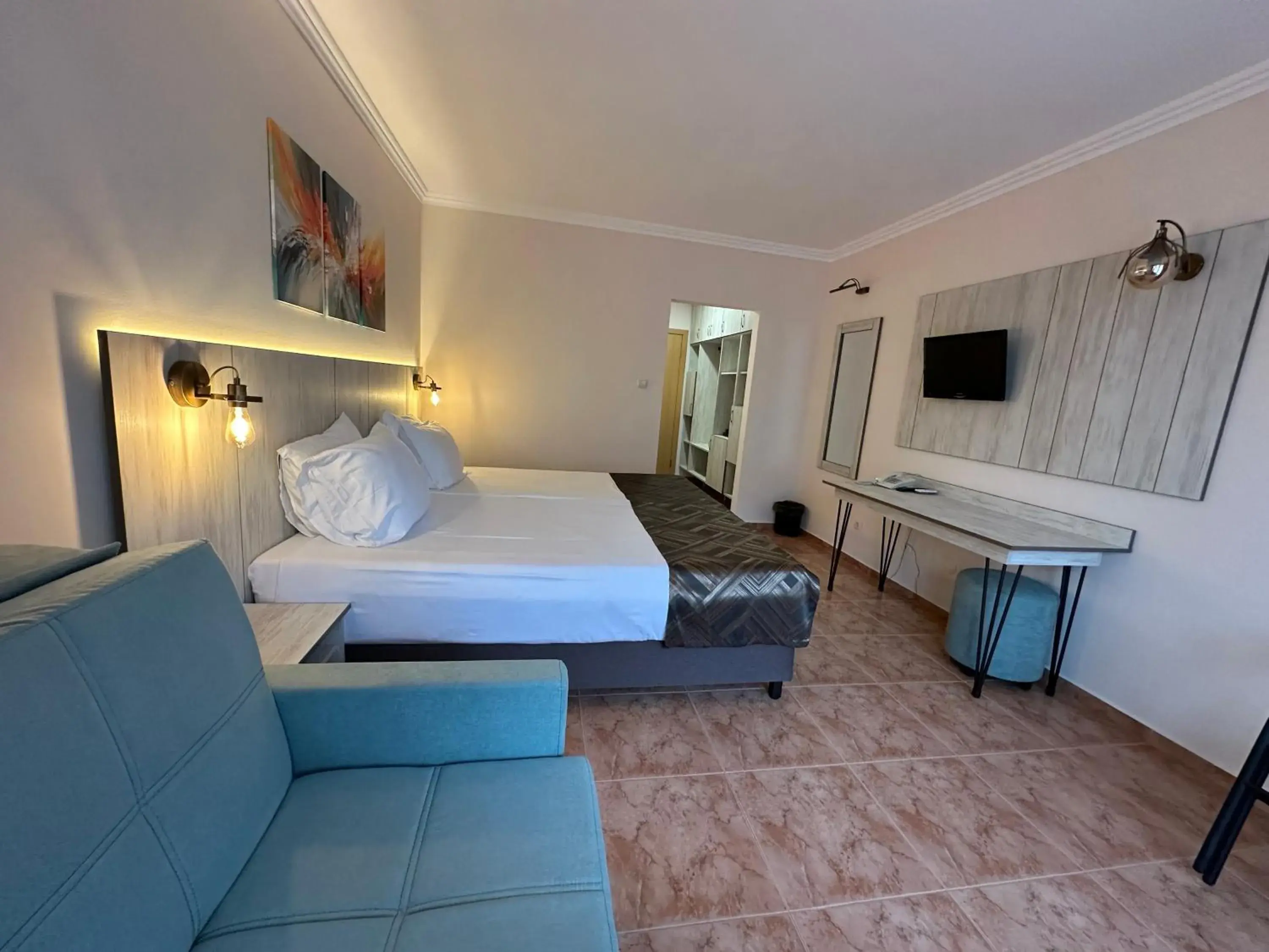 Superior King or Twin Room in Oleander House and Tennis Club Superior King or Twin Room in Oleander House and Tennis Club