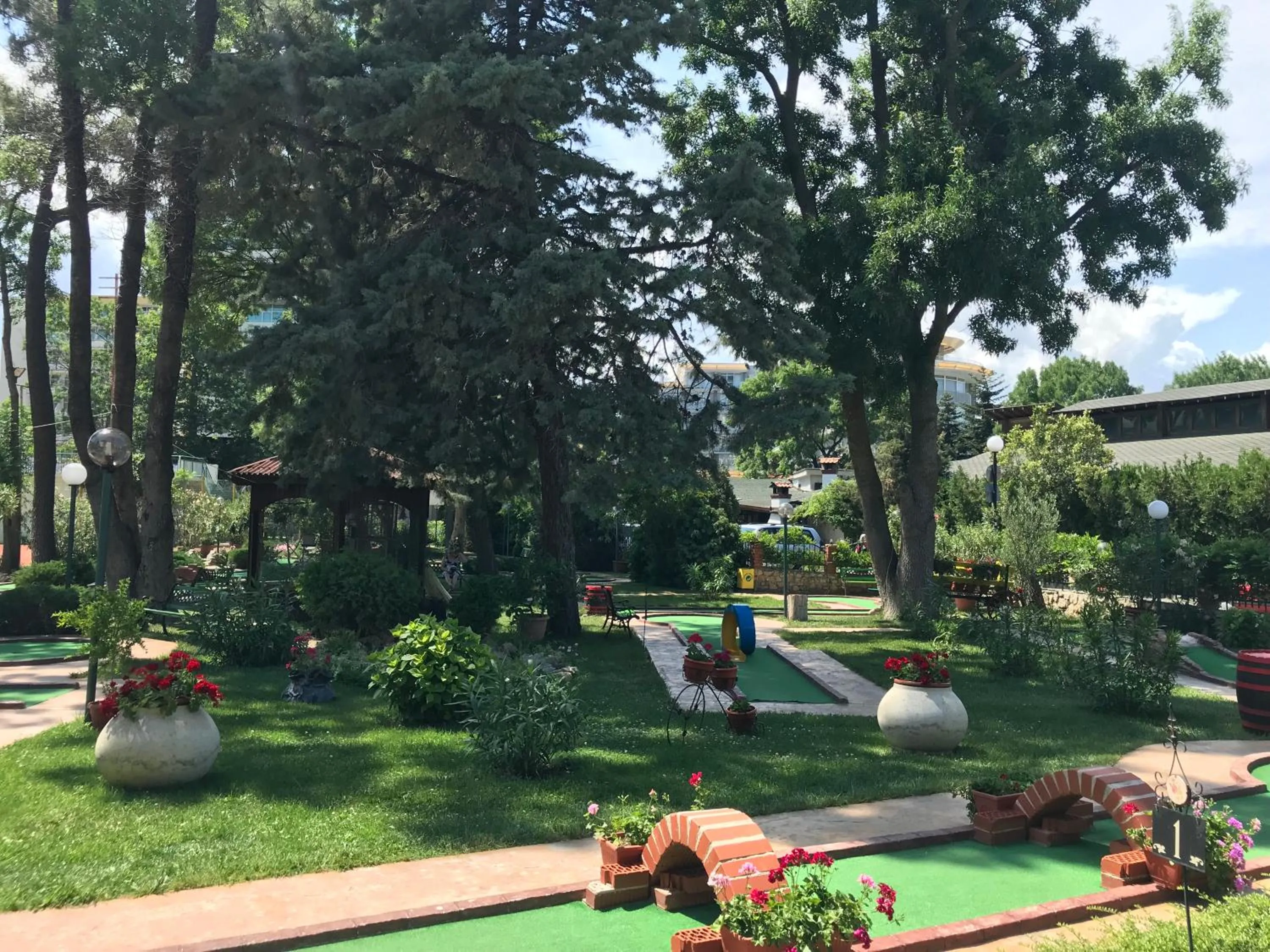 Garden in Oleander House and Tennis Club