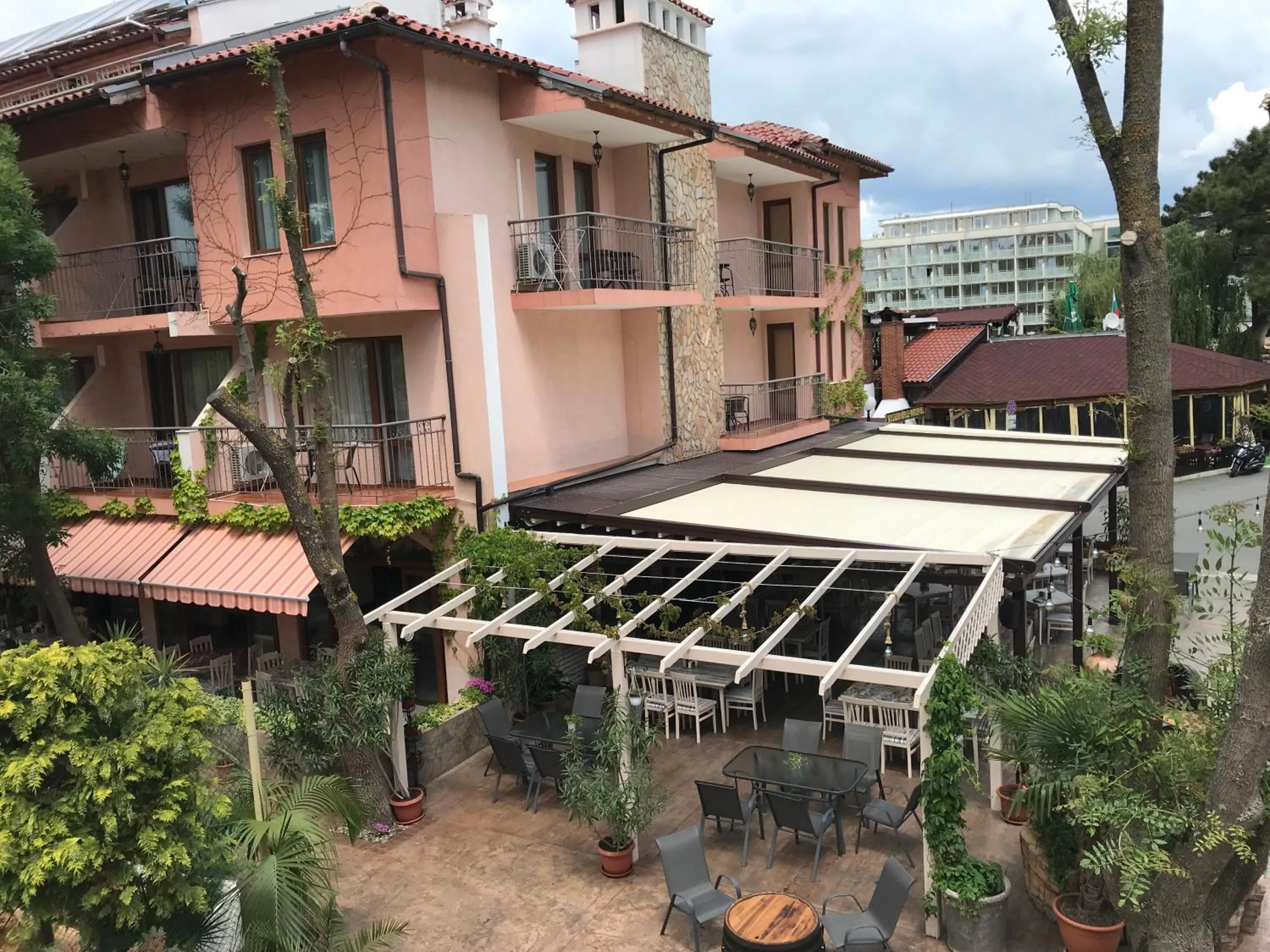 Property building in Oleander House and Tennis Club