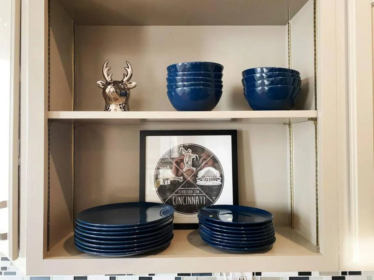 2 Large Apts w Parking - Downtown Over the Rhine