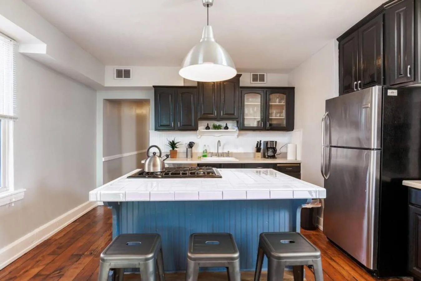 2 Large Apts w Parking - Downtown Over the Rhine