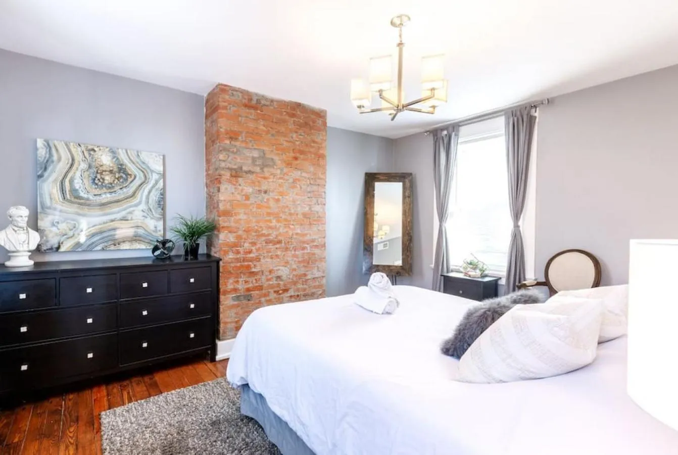 Bed in 2 Large Apts w Parking - Downtown Over the Rhine