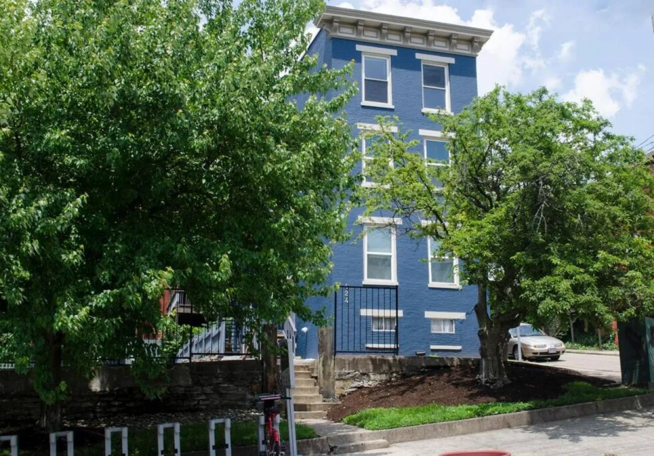 2 Large Apts w Parking - Downtown Over the Rhine