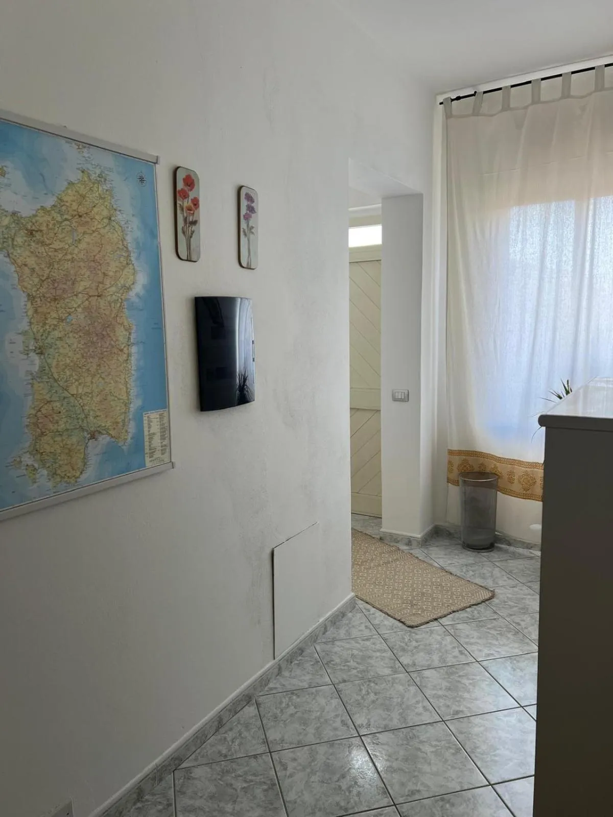 TV/Entertainment Center in L'ALGA