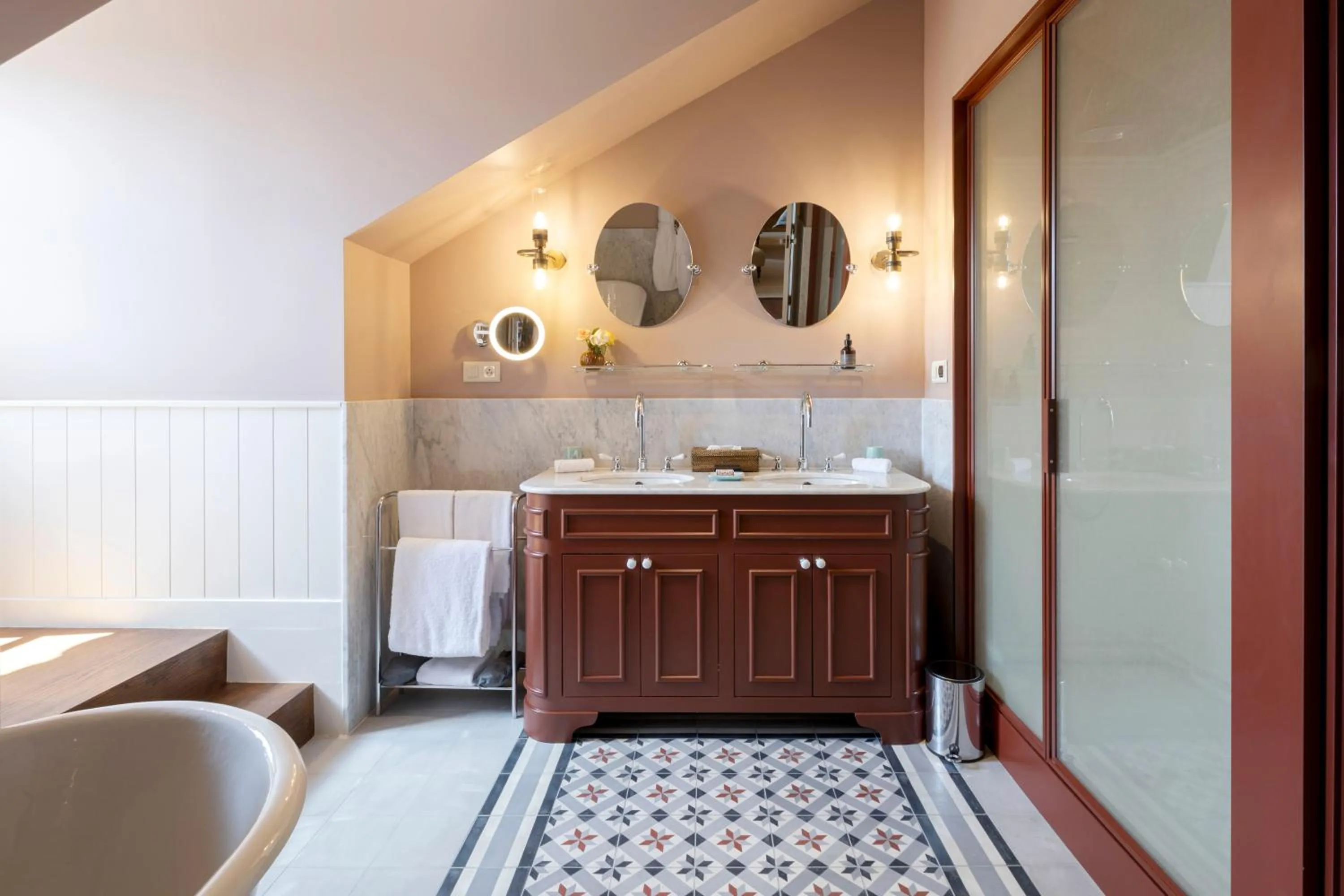 Bathroom in Valverde Santar Hotel & SPA - Relais & Châteaux