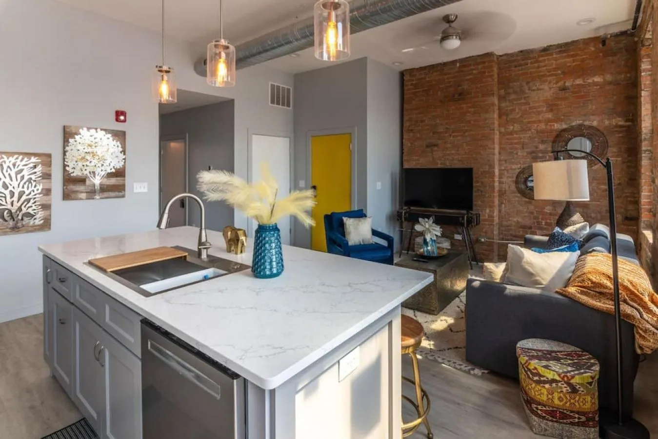 CHEETAH Venture out on your Cincinnati Safari