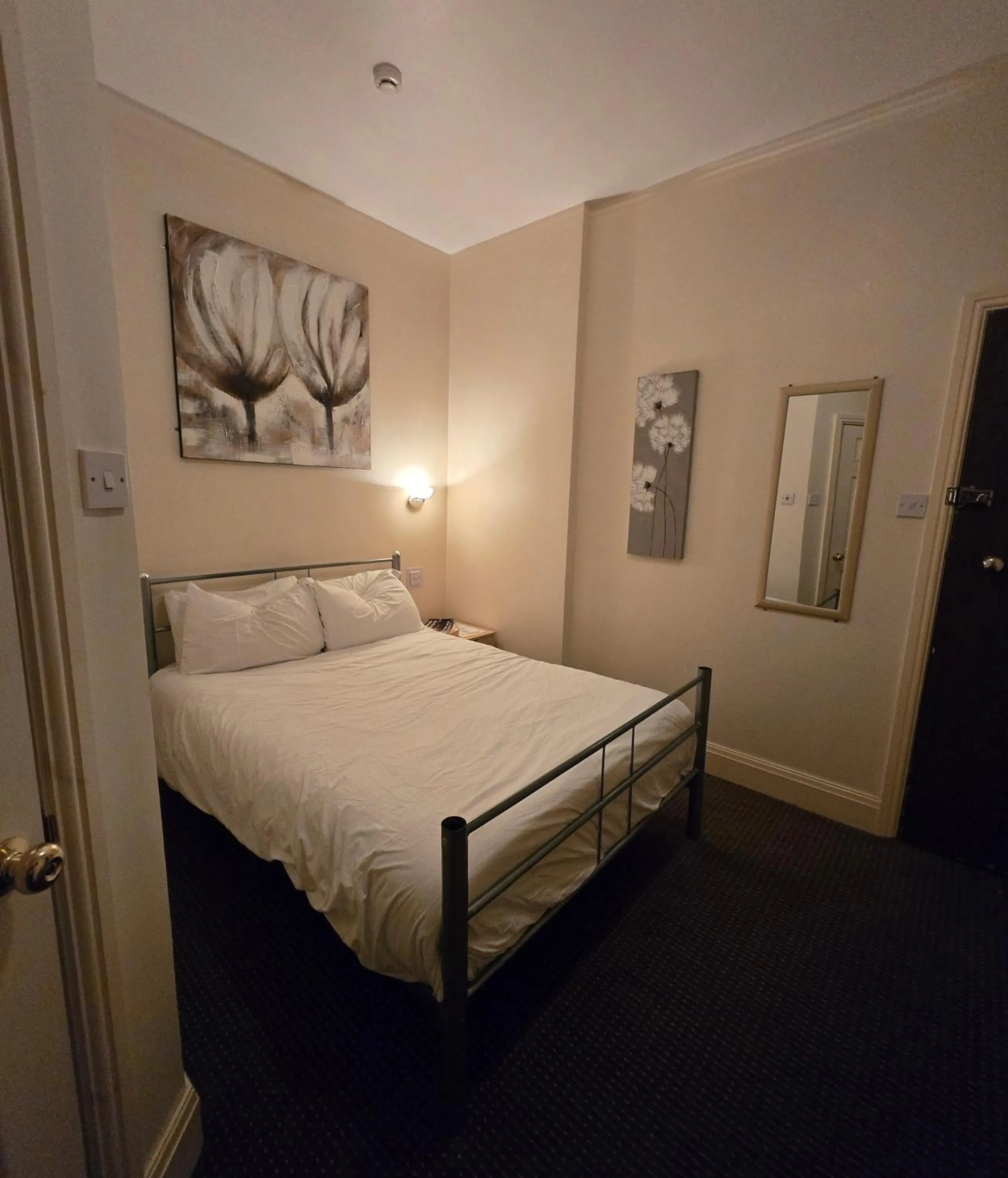 Bed in The Jolly Sailor