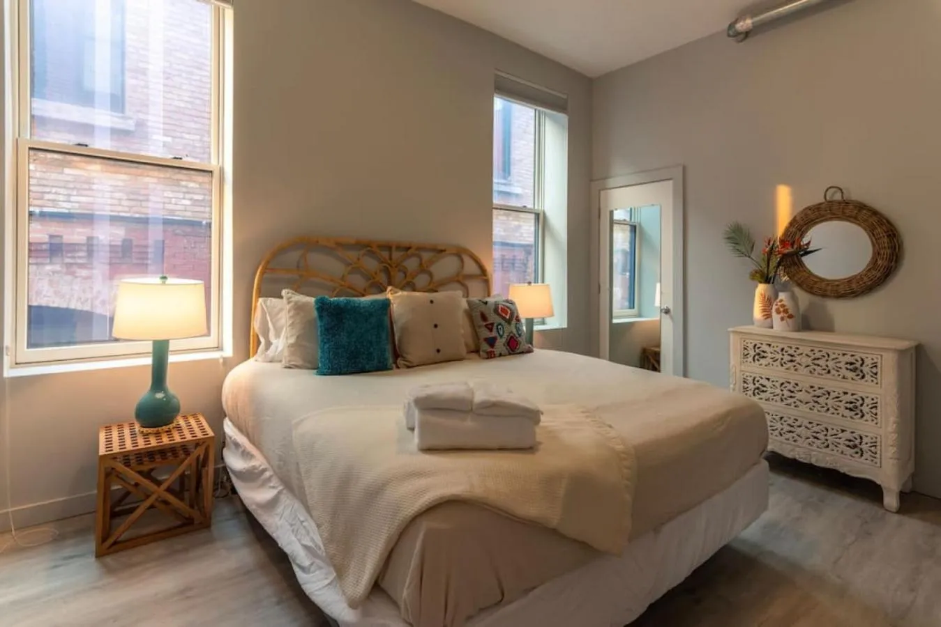 Bed in ZANGO Explore OTR and Downtown from a Renovated Condo