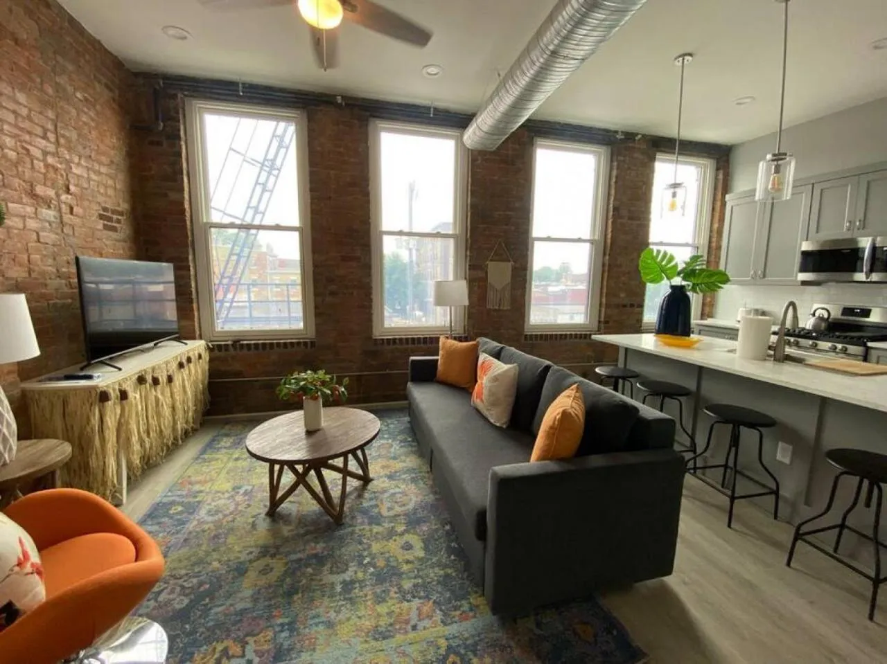 ZANGO Explore OTR and Downtown from a Renovated Condo