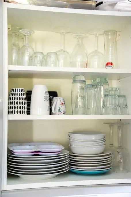 Kitchen or kitchenette in Charming Entire 2-Bedroom House in Milton Keynes