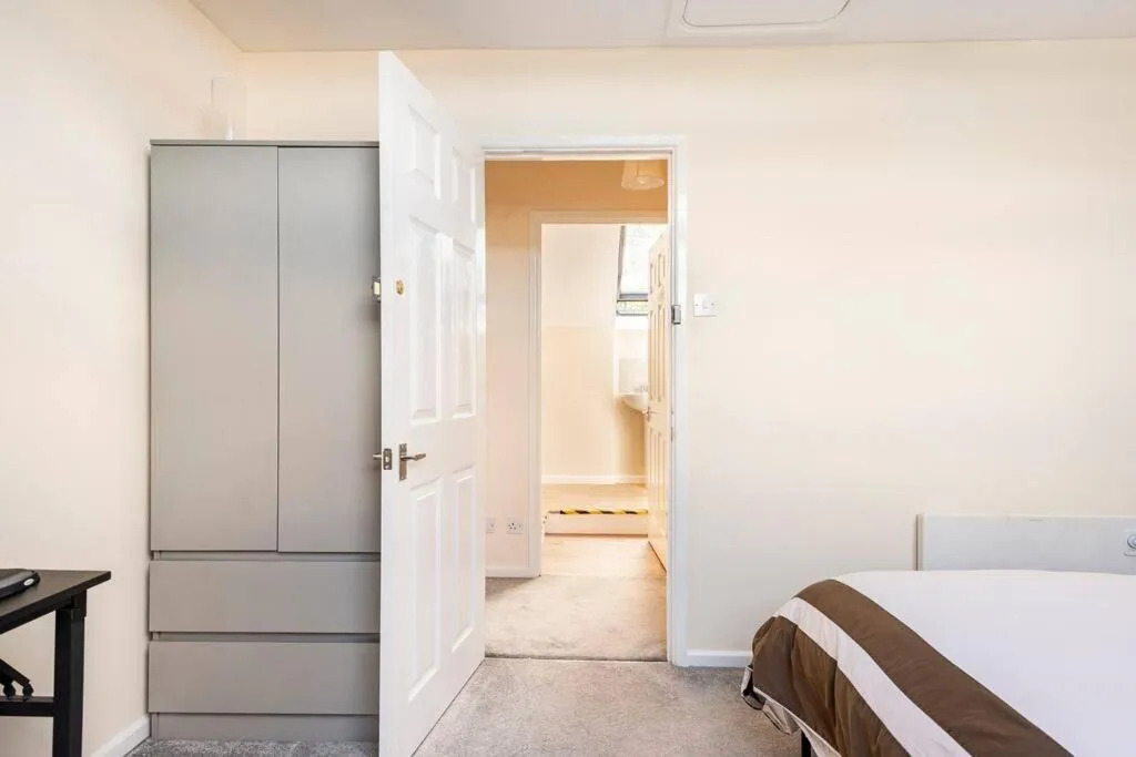 Bedroom, Bed in Charming Entire 2-Bedroom House in Milton Keynes