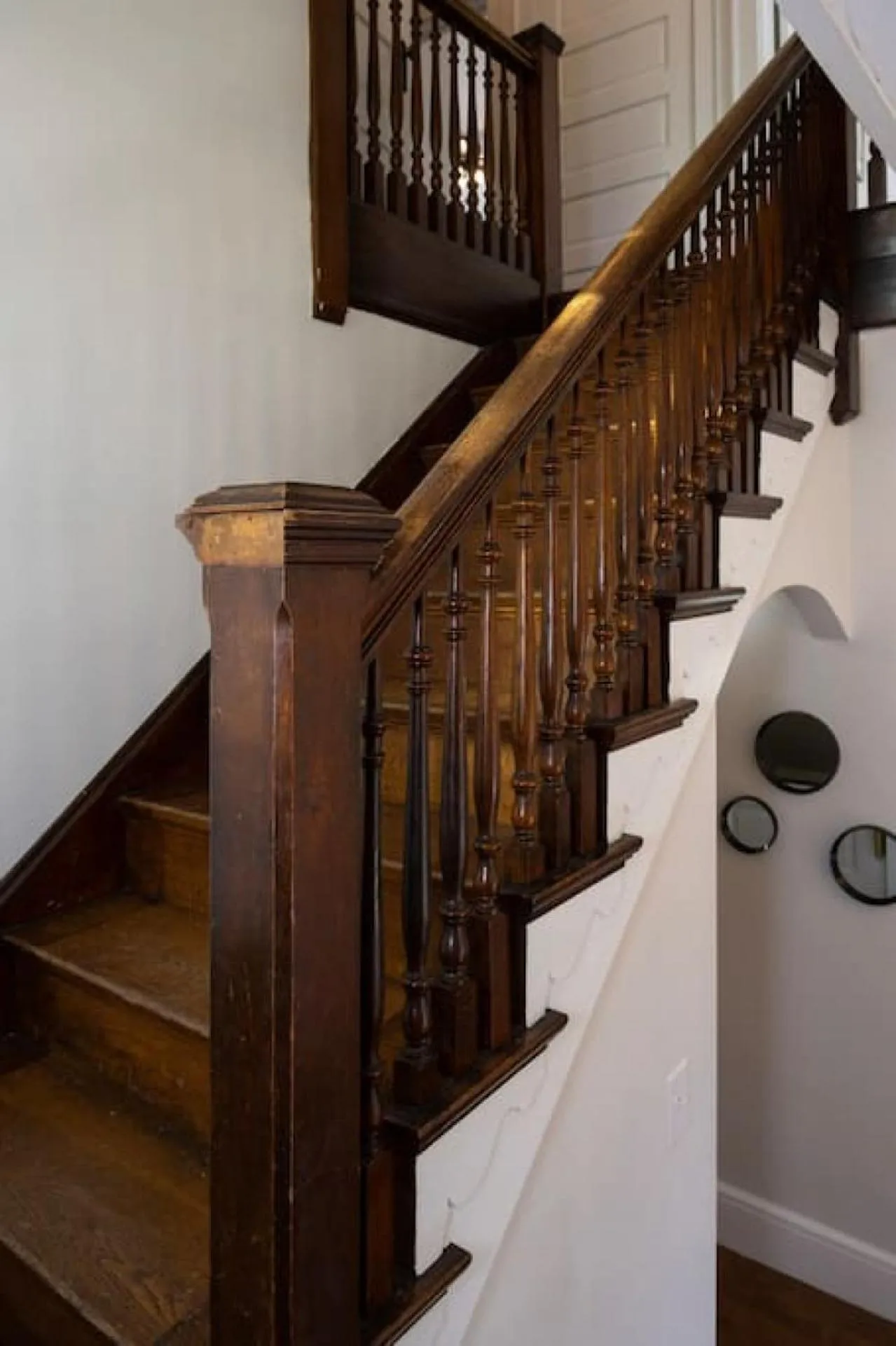 Deluxe 6 Bedroom 3 Min to Downtown w 2-car Driveway