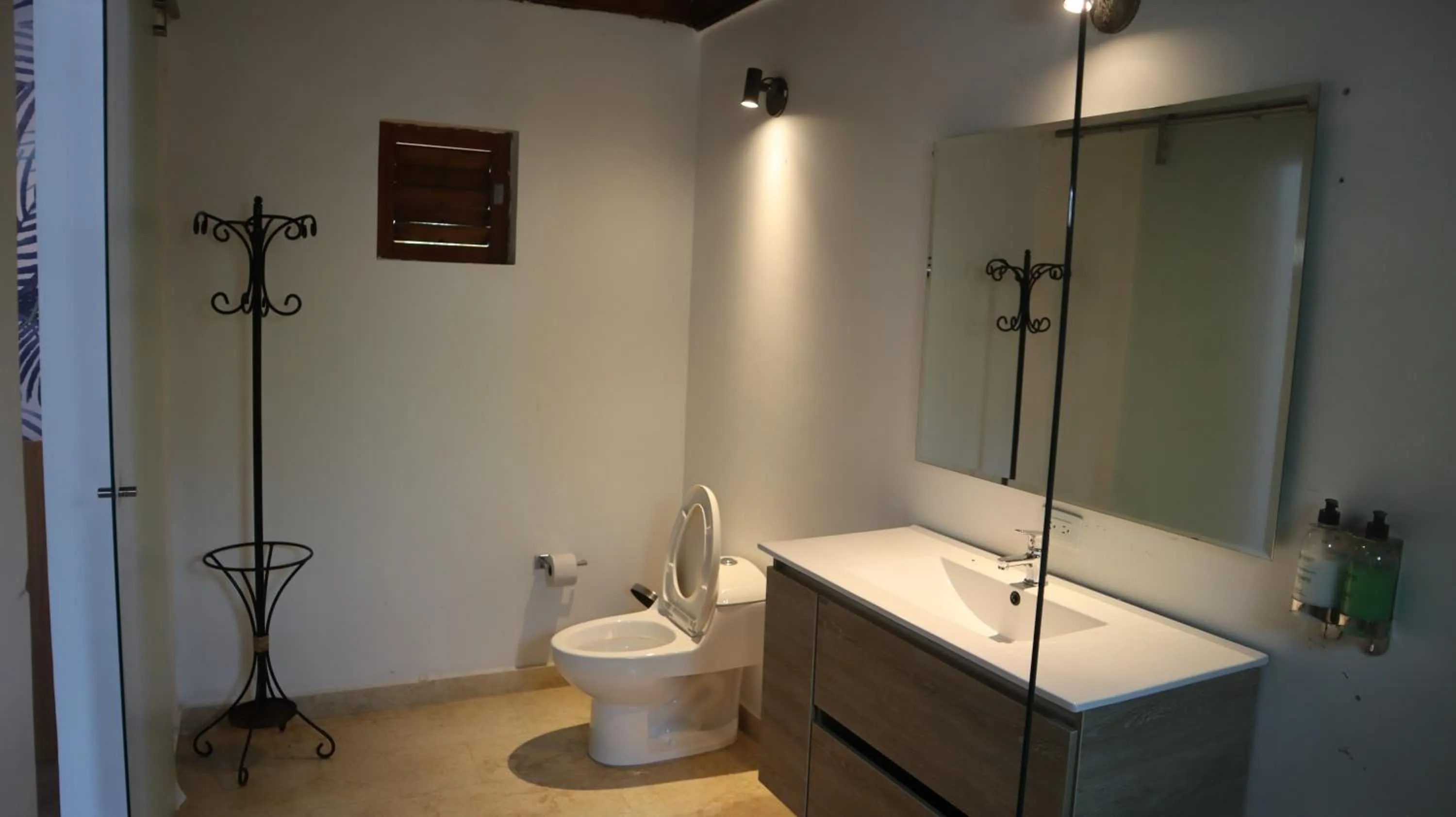 Bathroom in Hotel Rosario de Mar by Tequendama