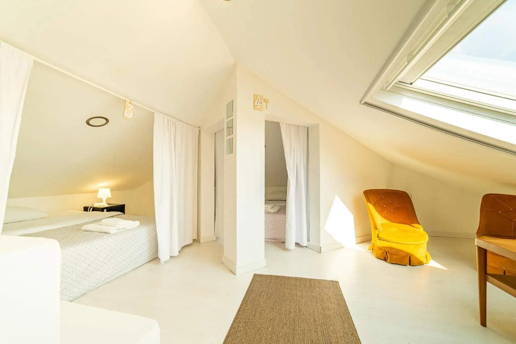 Bed in 4-Bed Mixed Dormitory Room in 4Ever Palace Design&Nature Bed in 4-Bed Mixed Dormitory Room in 4Ever Palace Design&Nature