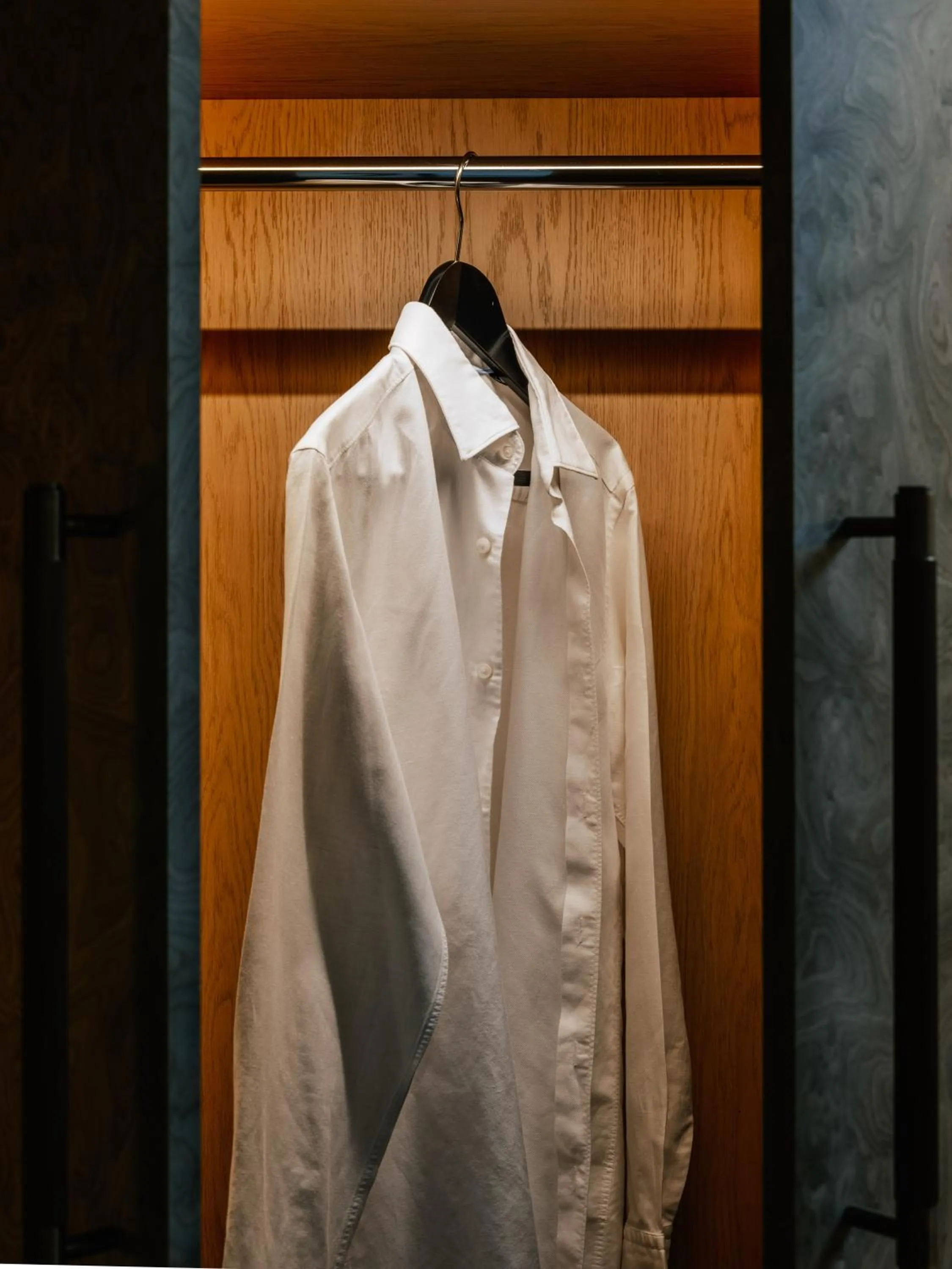 wardrobe in PURO Hotel Poznań Stare Miasto