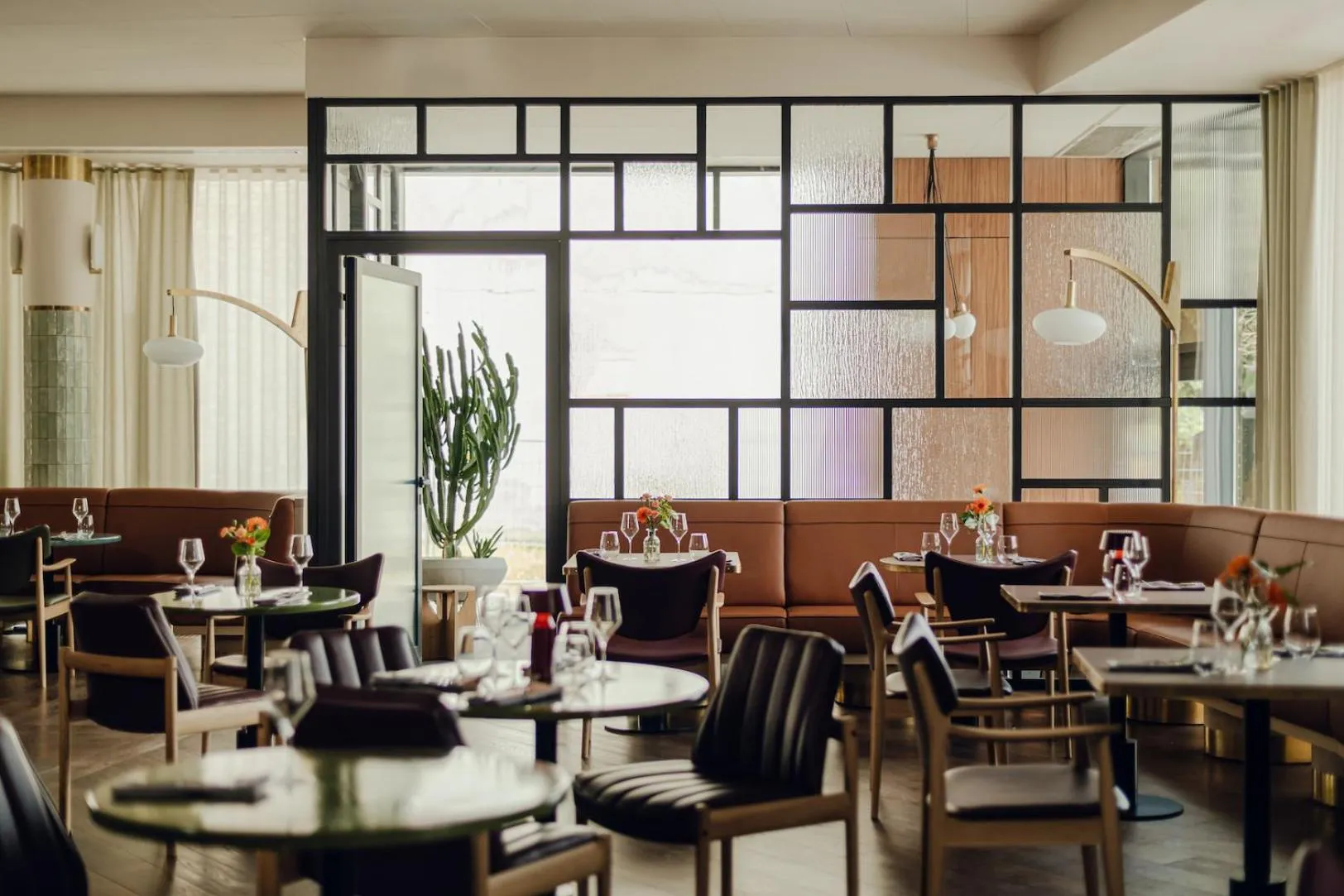 Restaurant/places to eat in PURO Hotel Poznań Stare Miasto