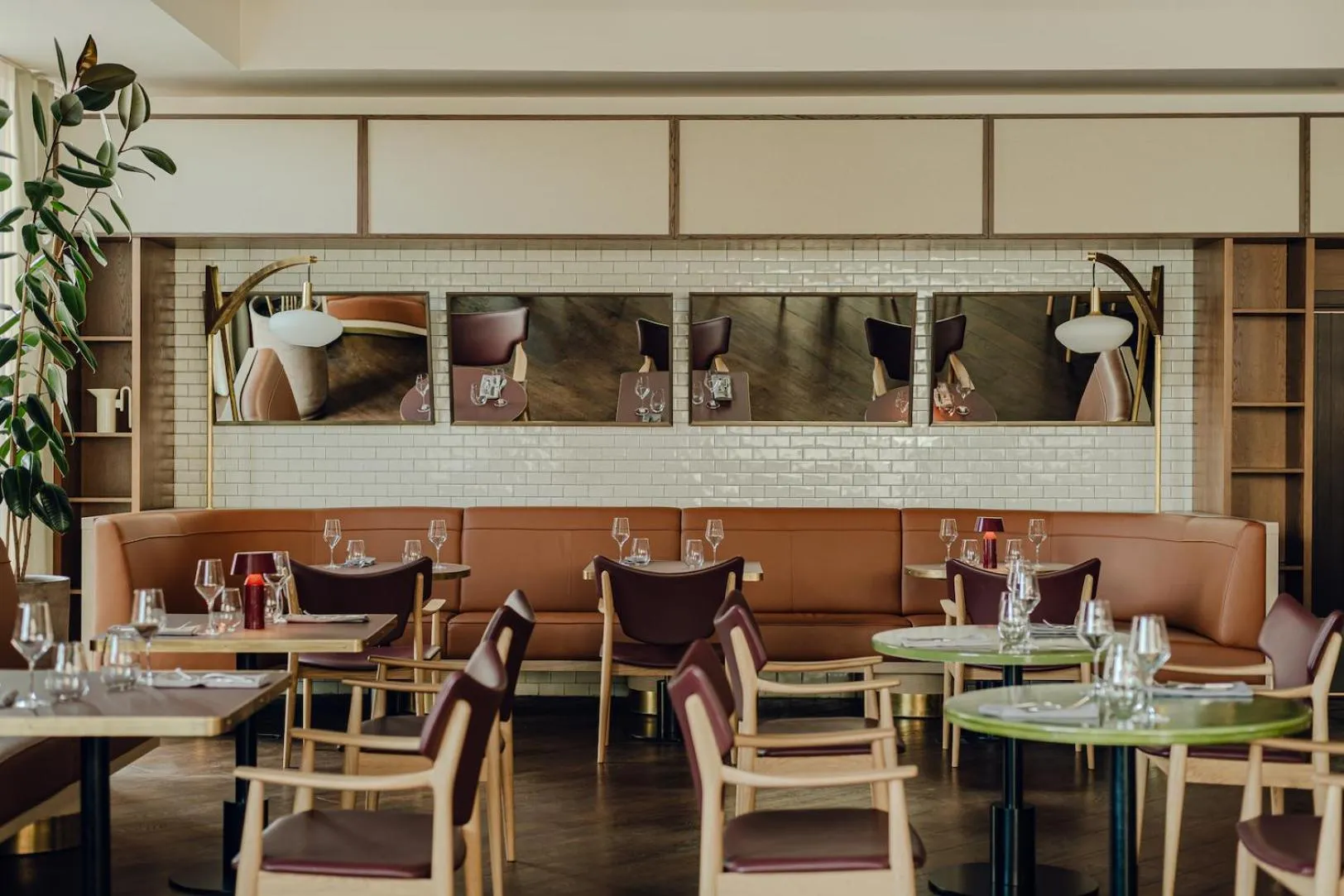 Restaurant/places to eat in PURO Hotel Poznań Stare Miasto