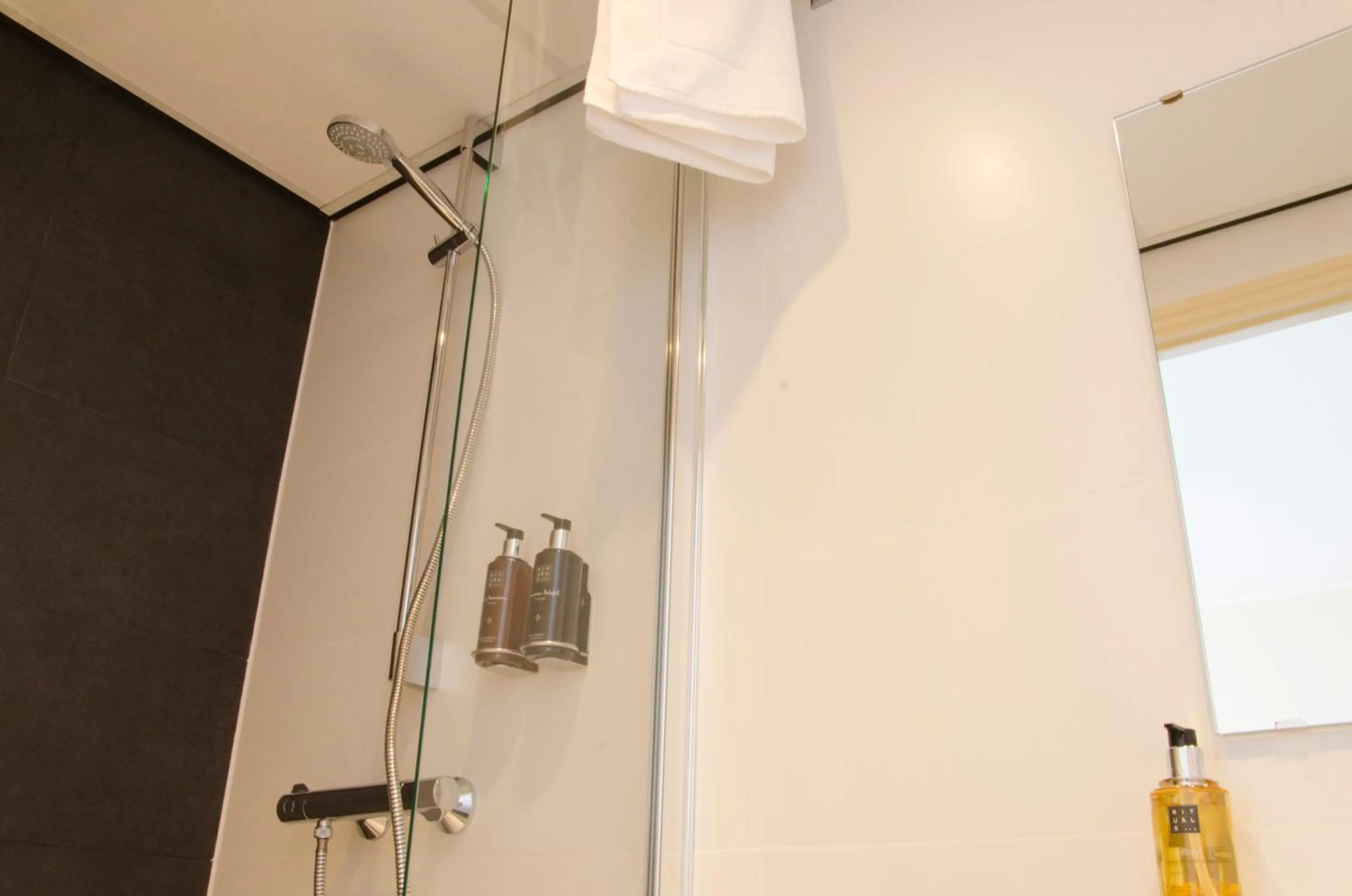 Bathroom in City2Beach Hotel