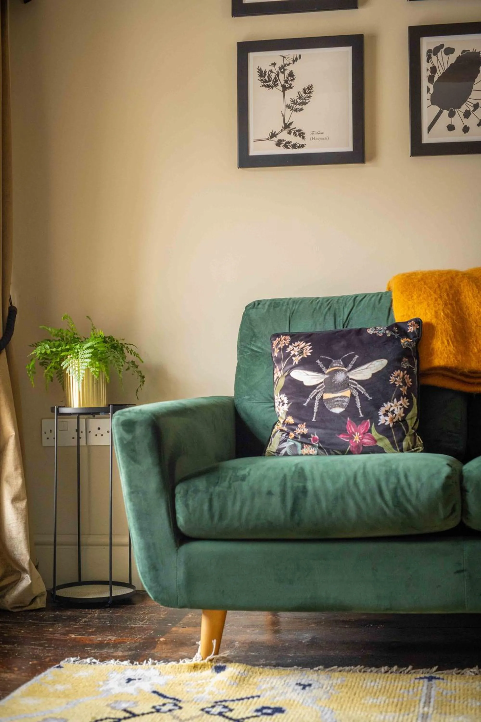 Bedroom in The New White Lion