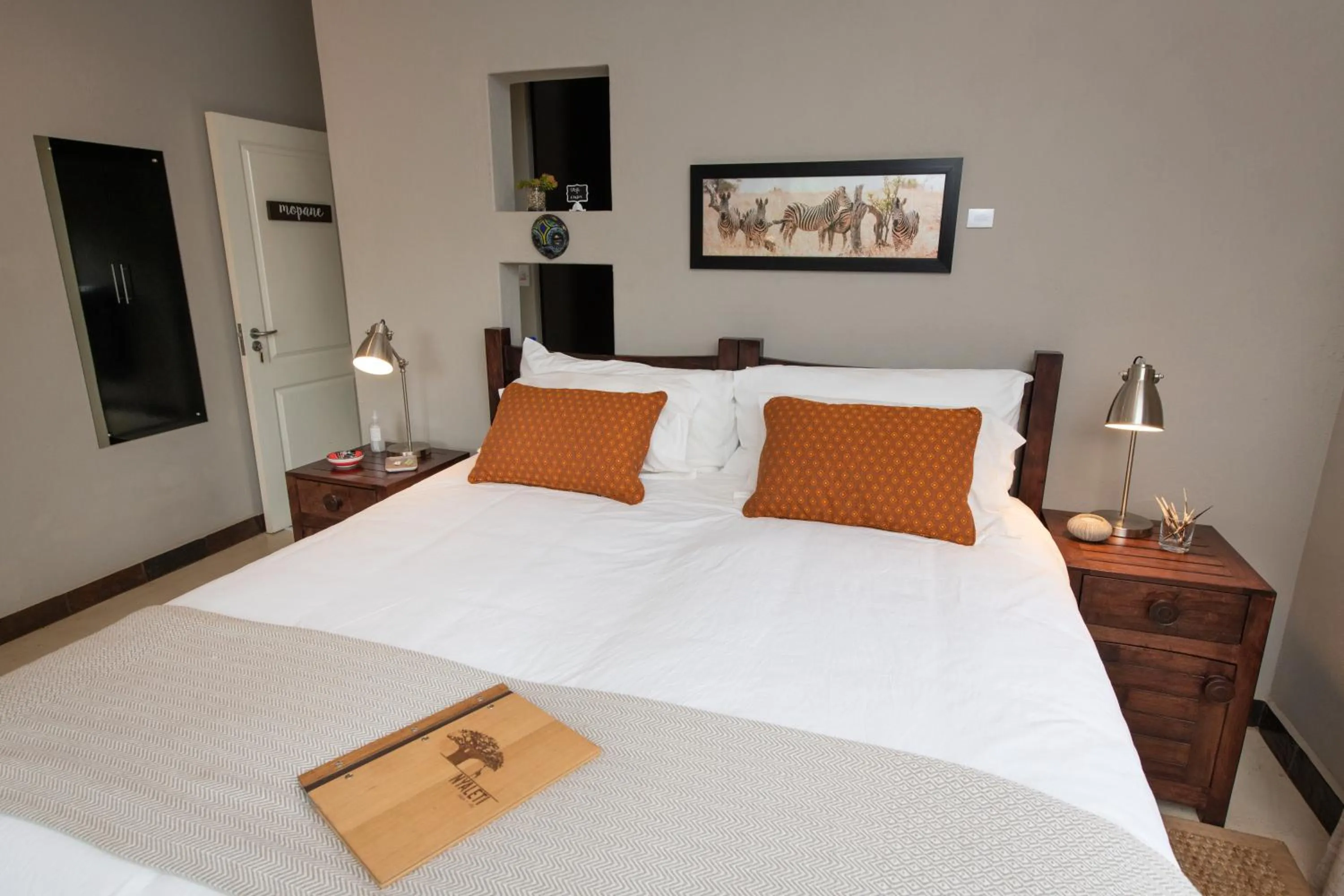 Bedroom, Bed in Nyaleti Lodge