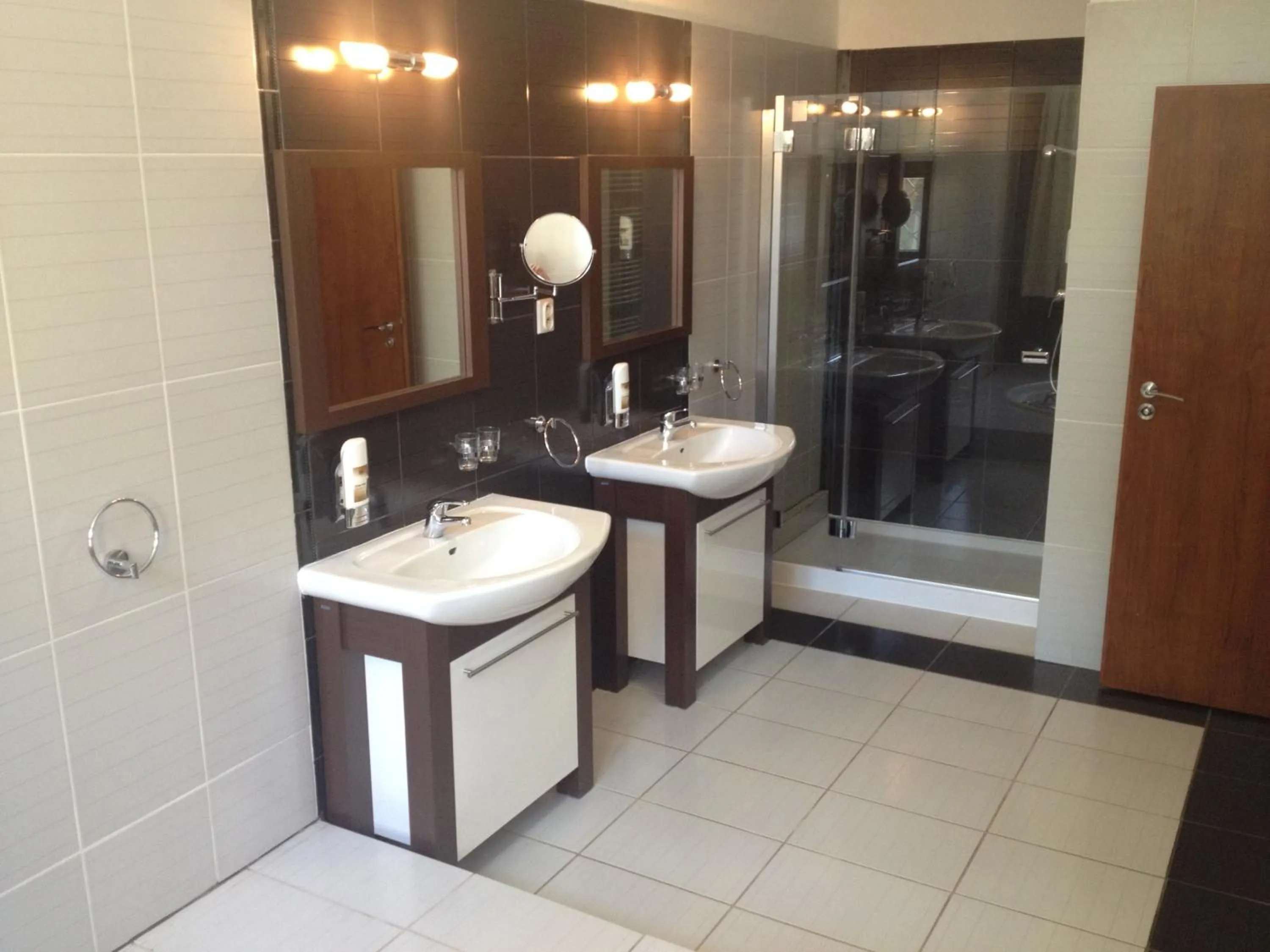 Bathroom in Garni Hotel Cosmopolitan