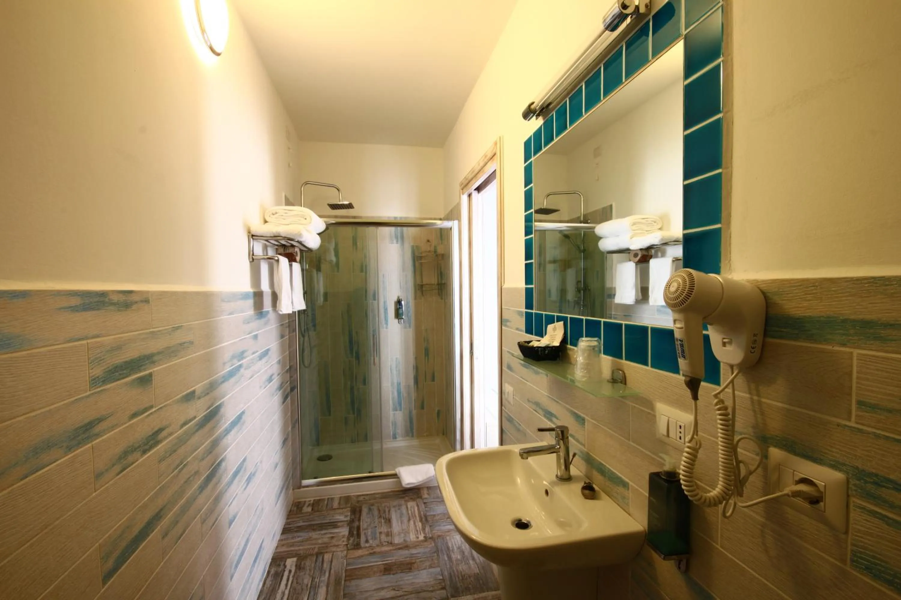 Bathroom in Hotel Muita di Mari