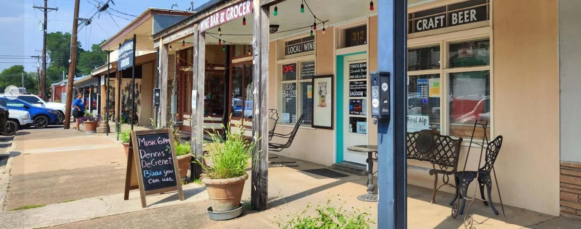 2 Kings Hot Tub Modern Cottage Hill Country