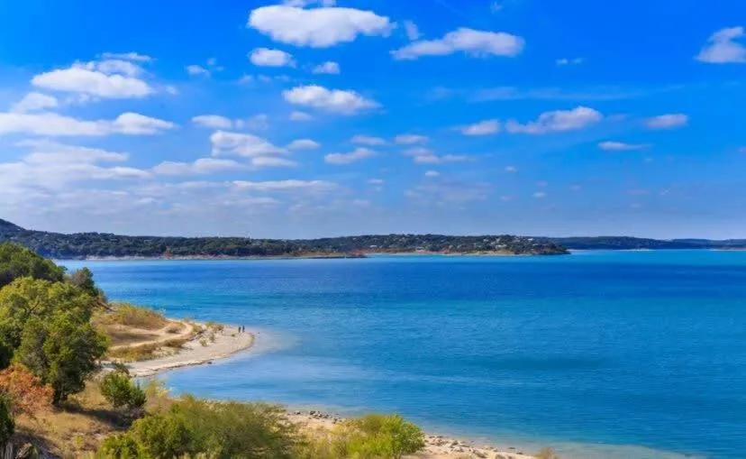 2 Kings Hot Tub Modern Cottage Hill Country