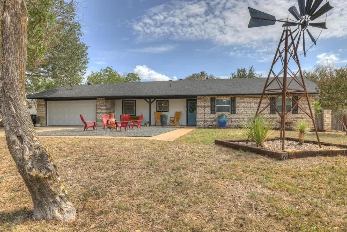 Property building in Eclectic Fun Haus with Hot Tub - 3 Min Drive to Main