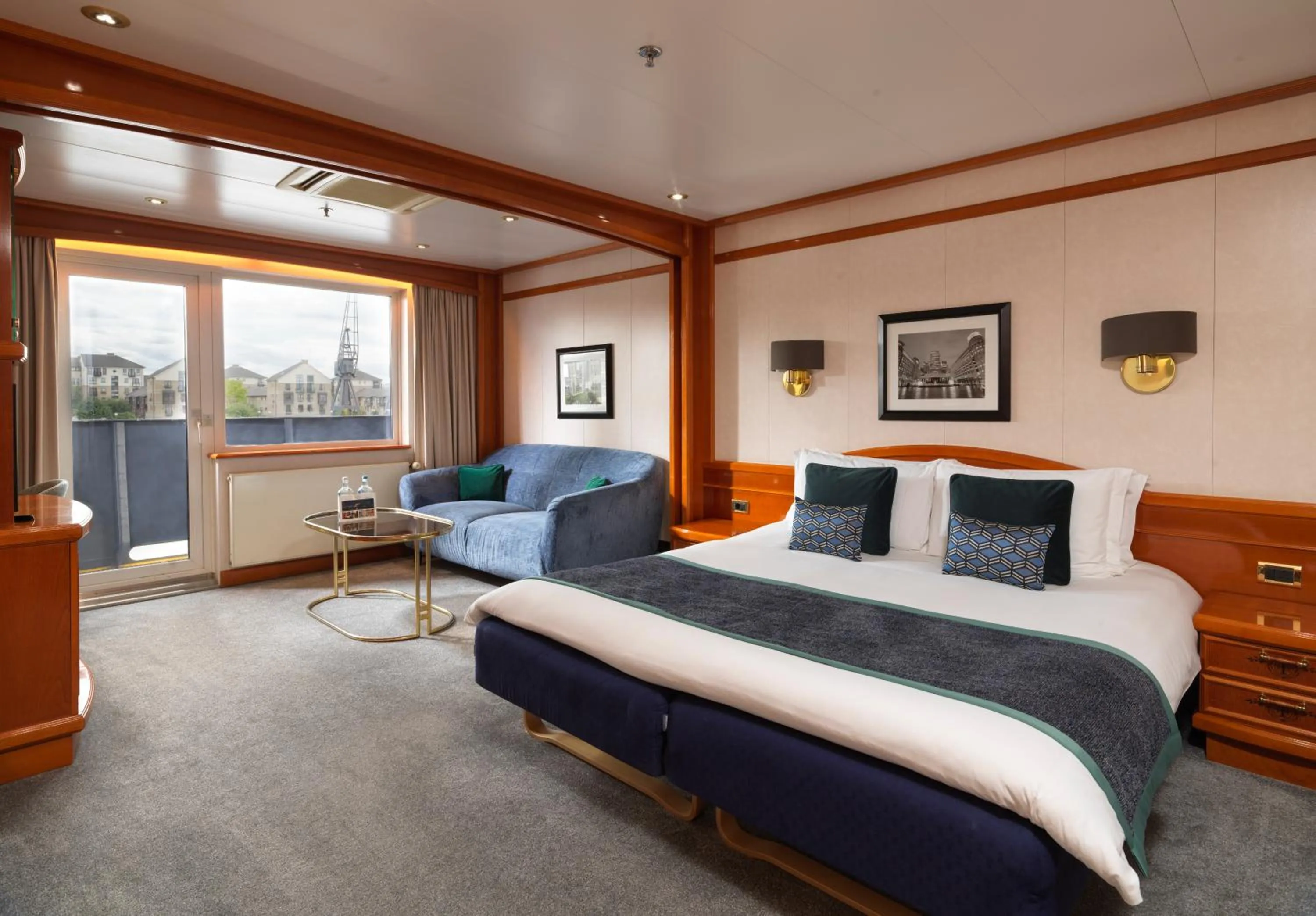 Bed in Sunborn London Yacht Hotel