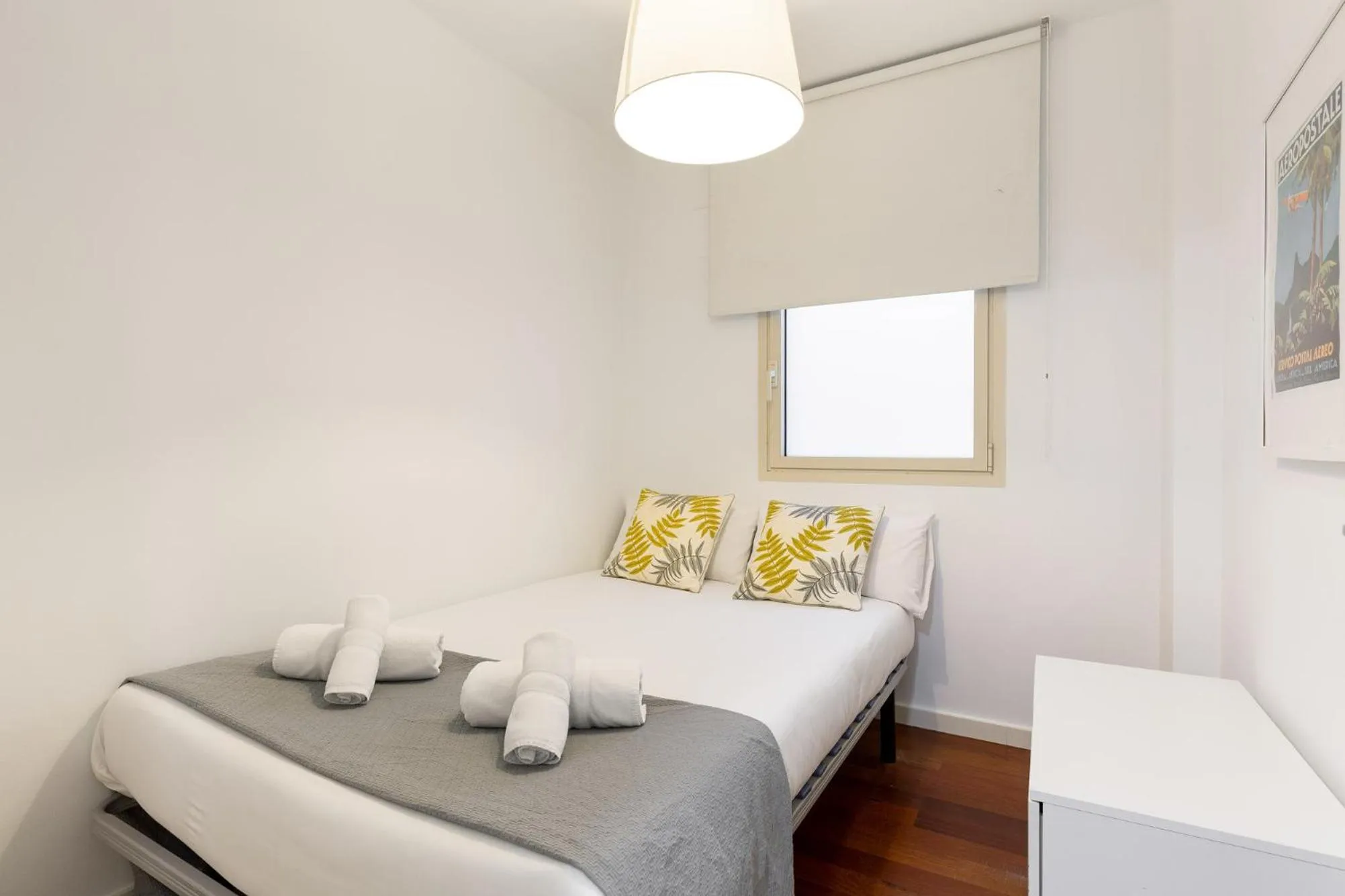 Bed in Ola Living Plaza Catalunya