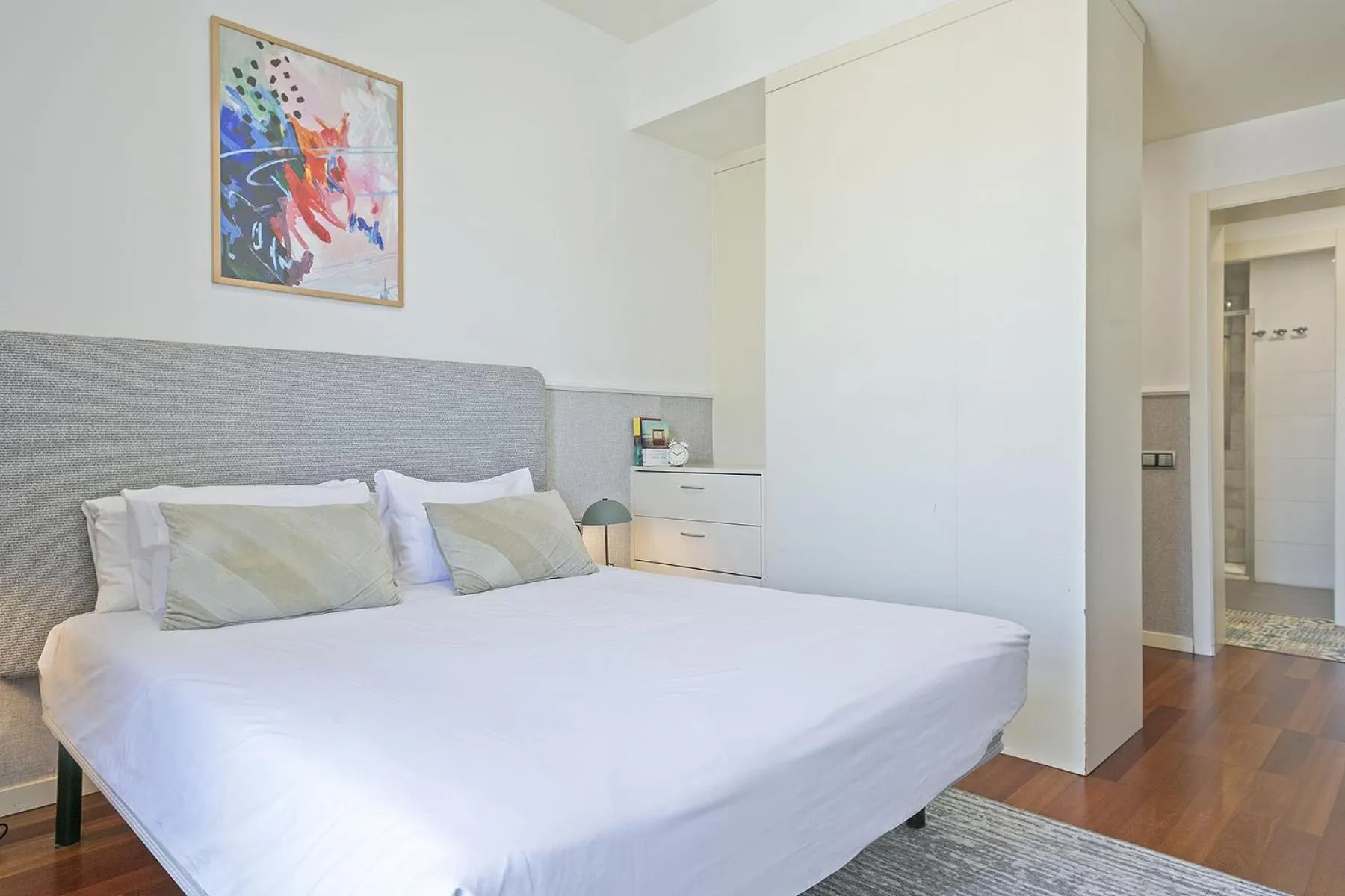 Bed in Ola Living Plaza Catalunya