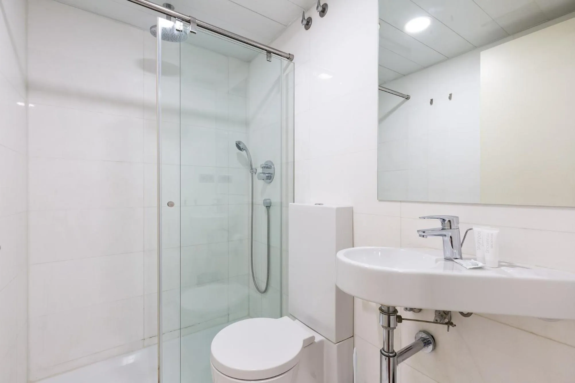 Bathroom in Ola Living Plaza Catalunya