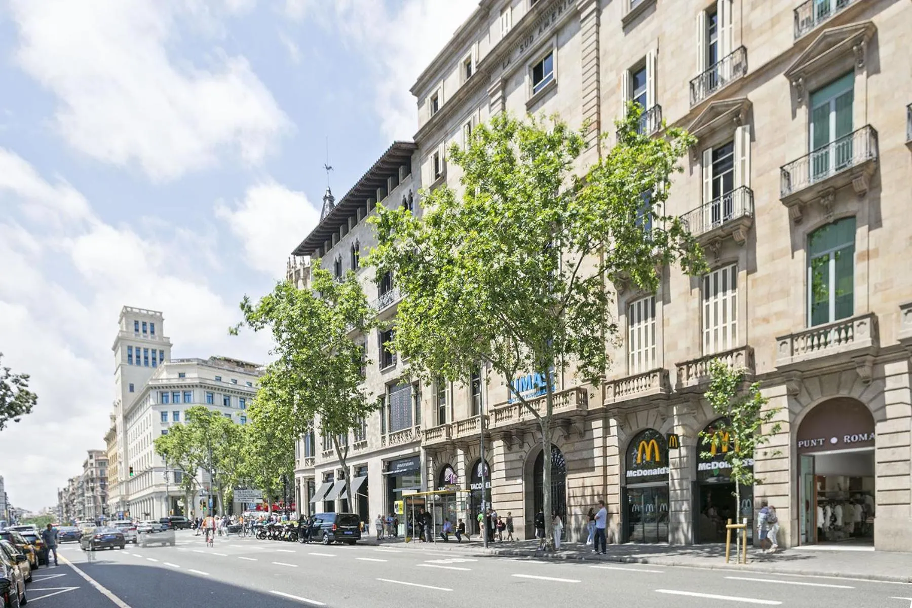 Property building in Ola Living Plaza Catalunya