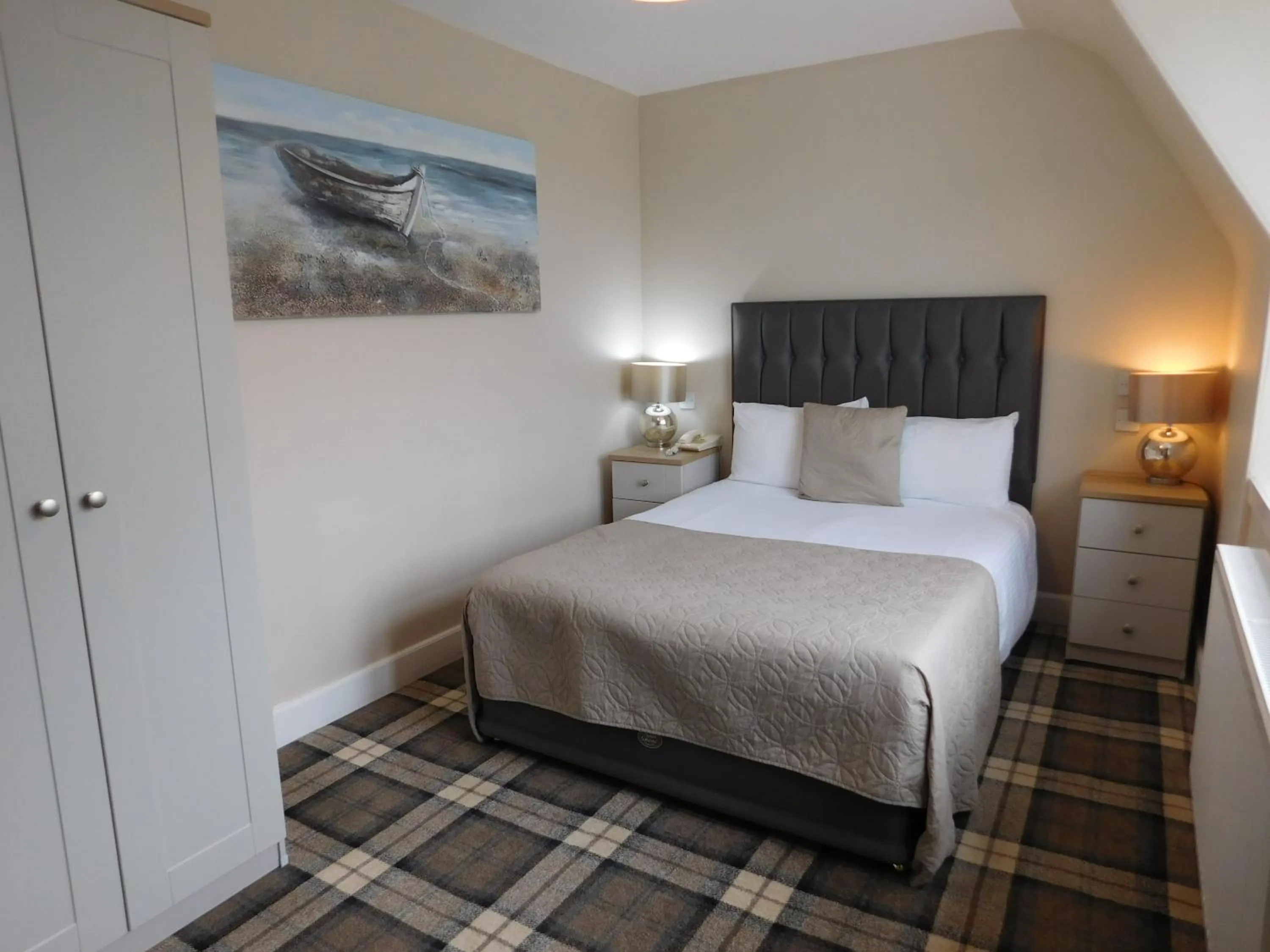 Bed in Cullen Bay Hotel