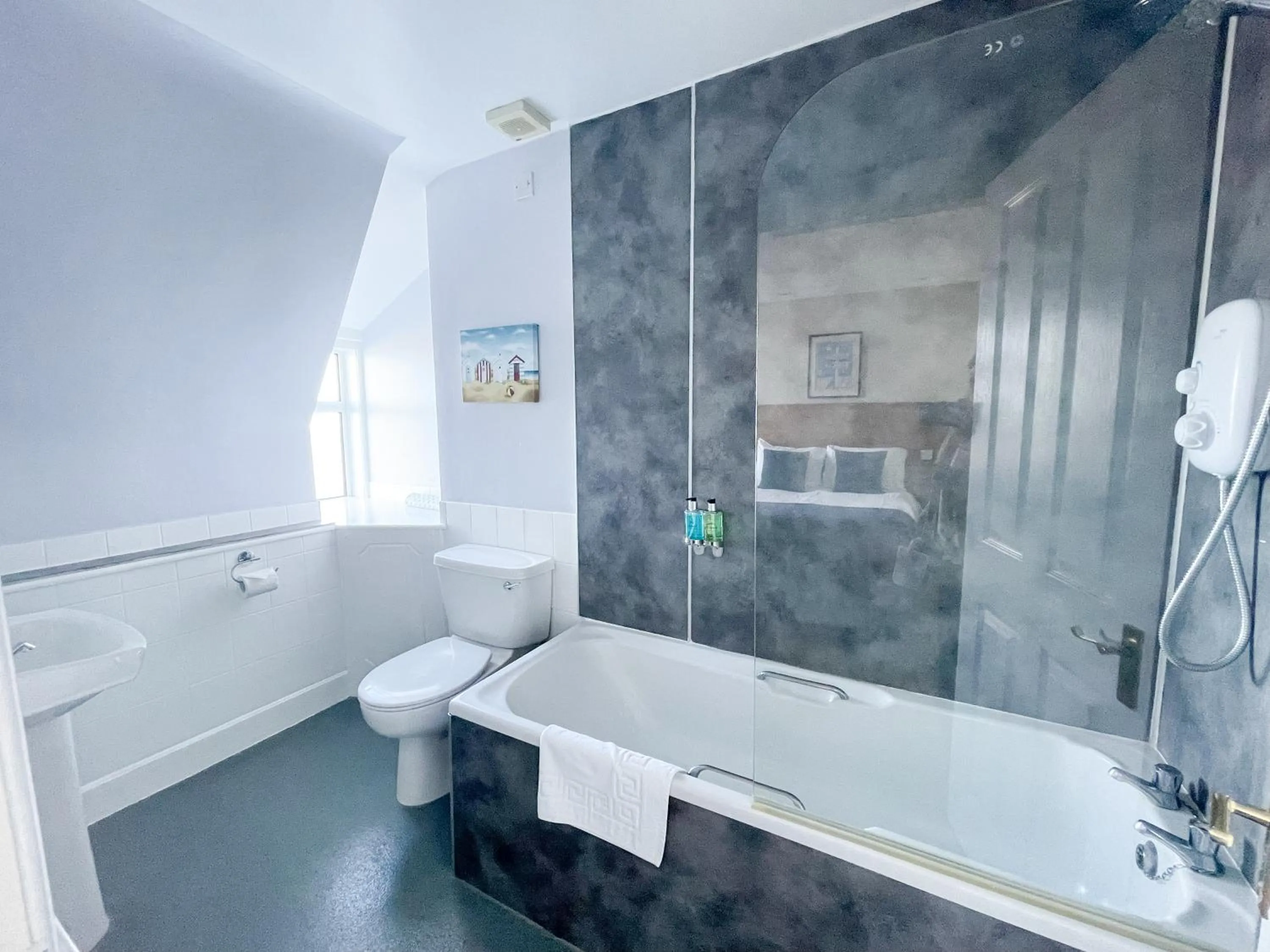 Shower in Cullen Bay Hotel