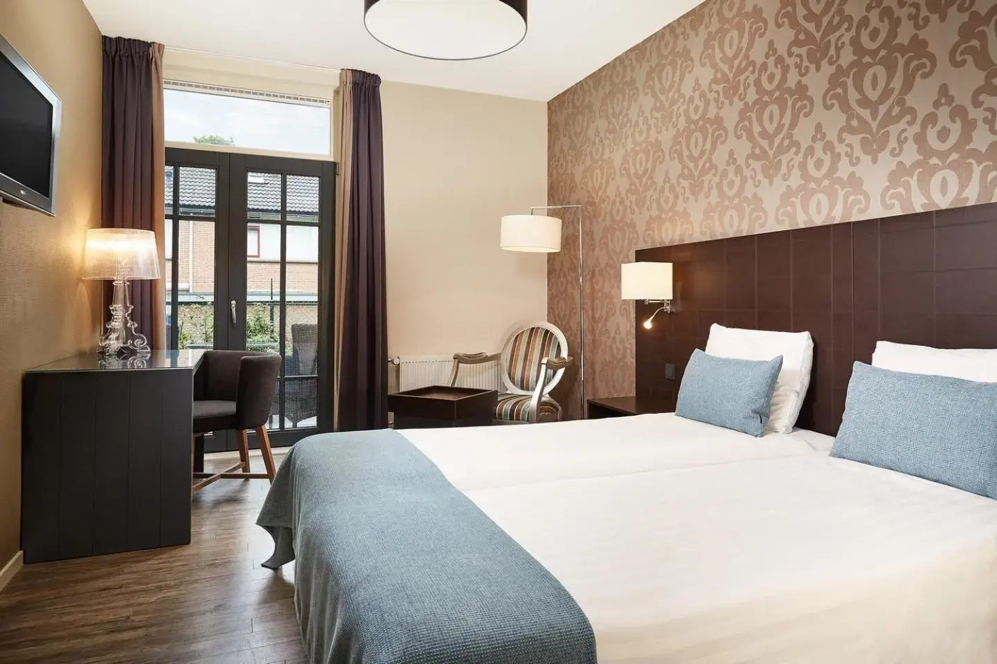 Double Room with Balcony or Terrace in Romantik Badhotel Renesse Double Room with Balcony or Terrace in Romantik Badhotel Renesse