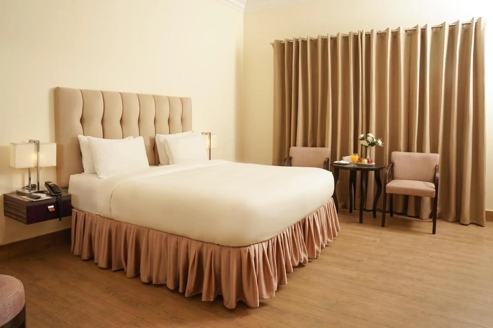 Bed in Falettis Grand Bahawalpur