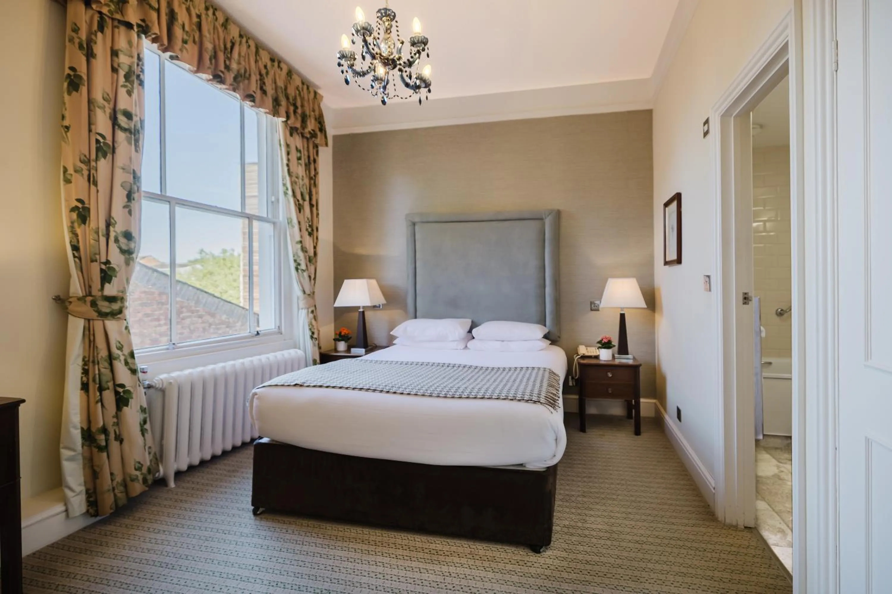 Bed in Winchester Royal Hotel