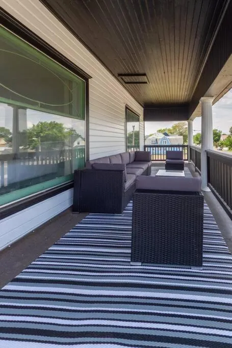 Historic 2 KING BED 1 Bath Near Downtown Spokane